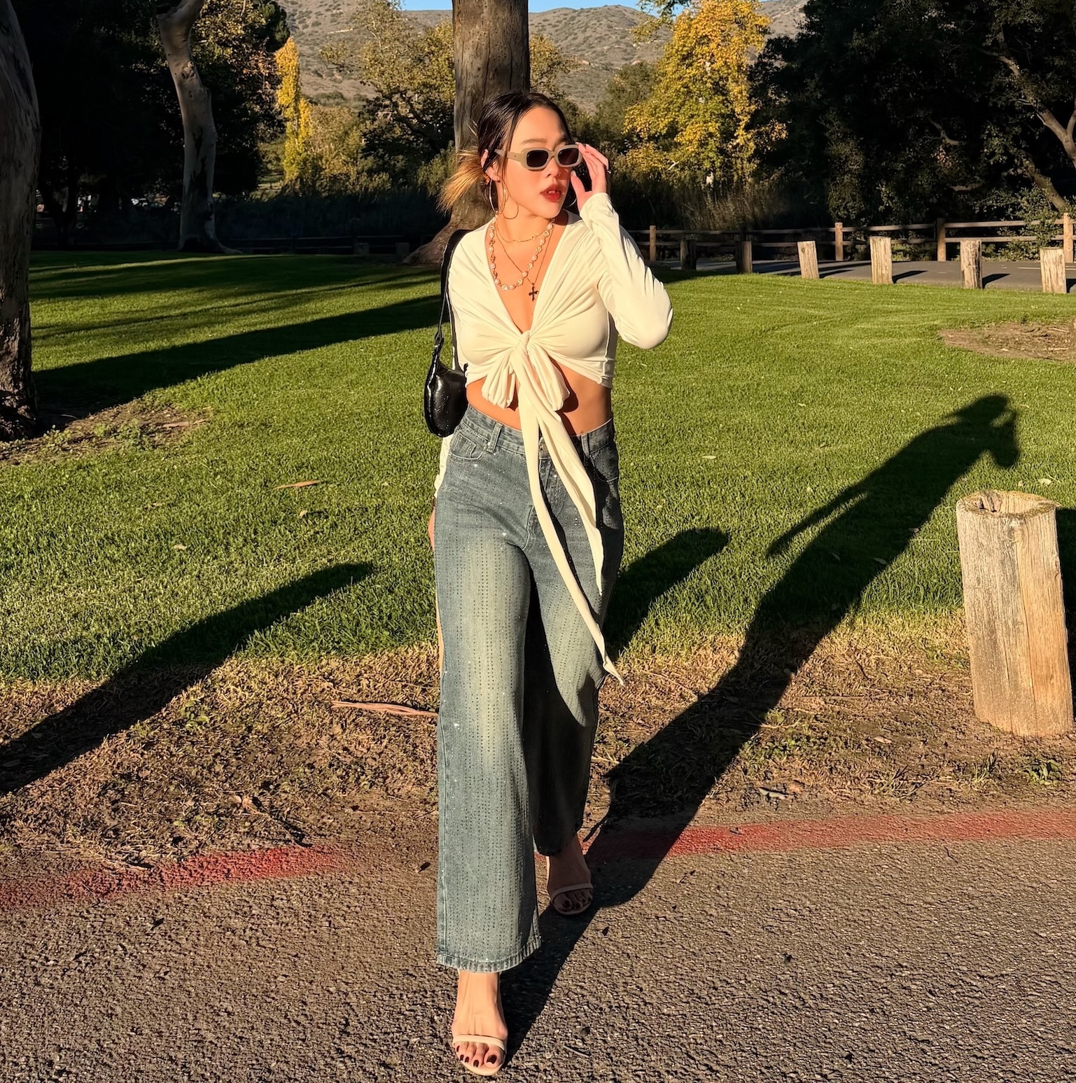 美式辣深Ｖ綁帶Tee(2色)