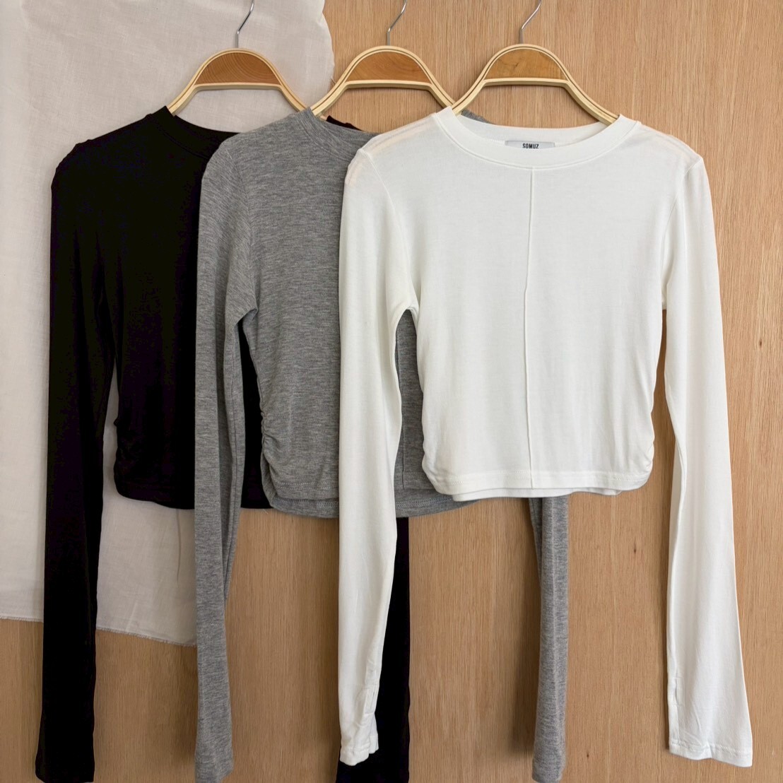 百搭！中線修身設計上衣(3色)