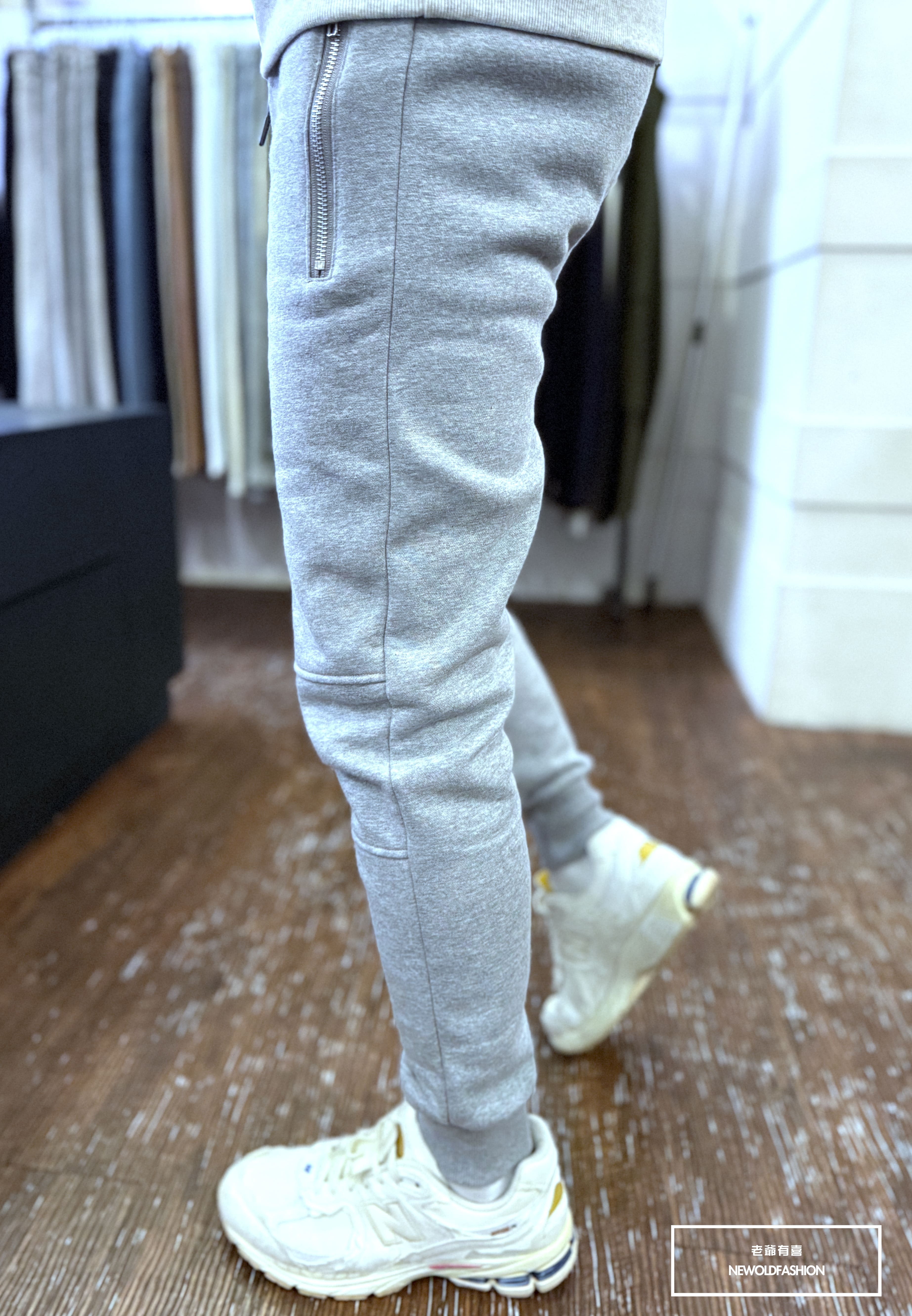 『新品上市』 重磅3D立體剪裁雙側拉鍊厚刷毛棉褲-淺灰