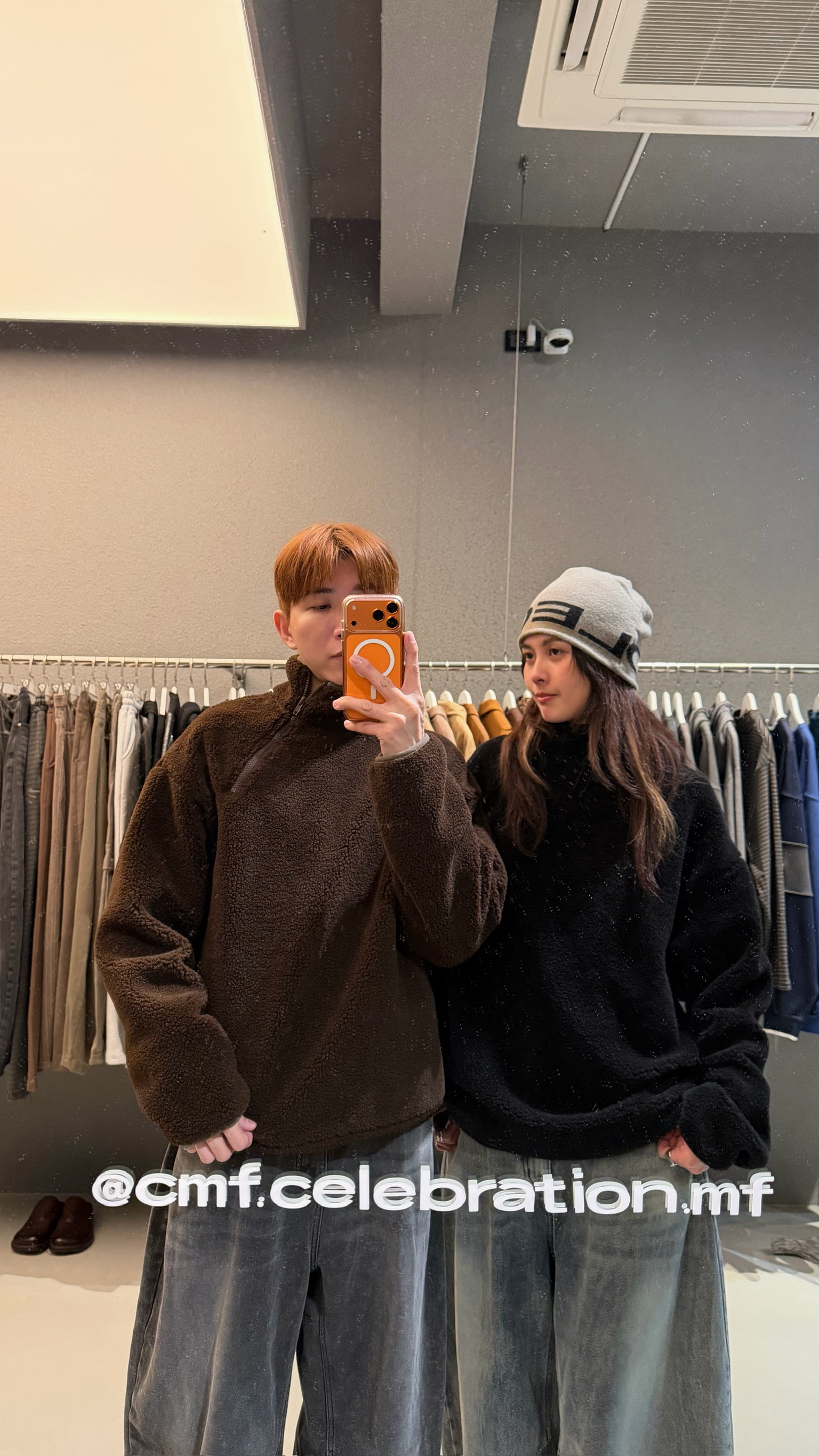 輕盈羔毛造型斜領上衣