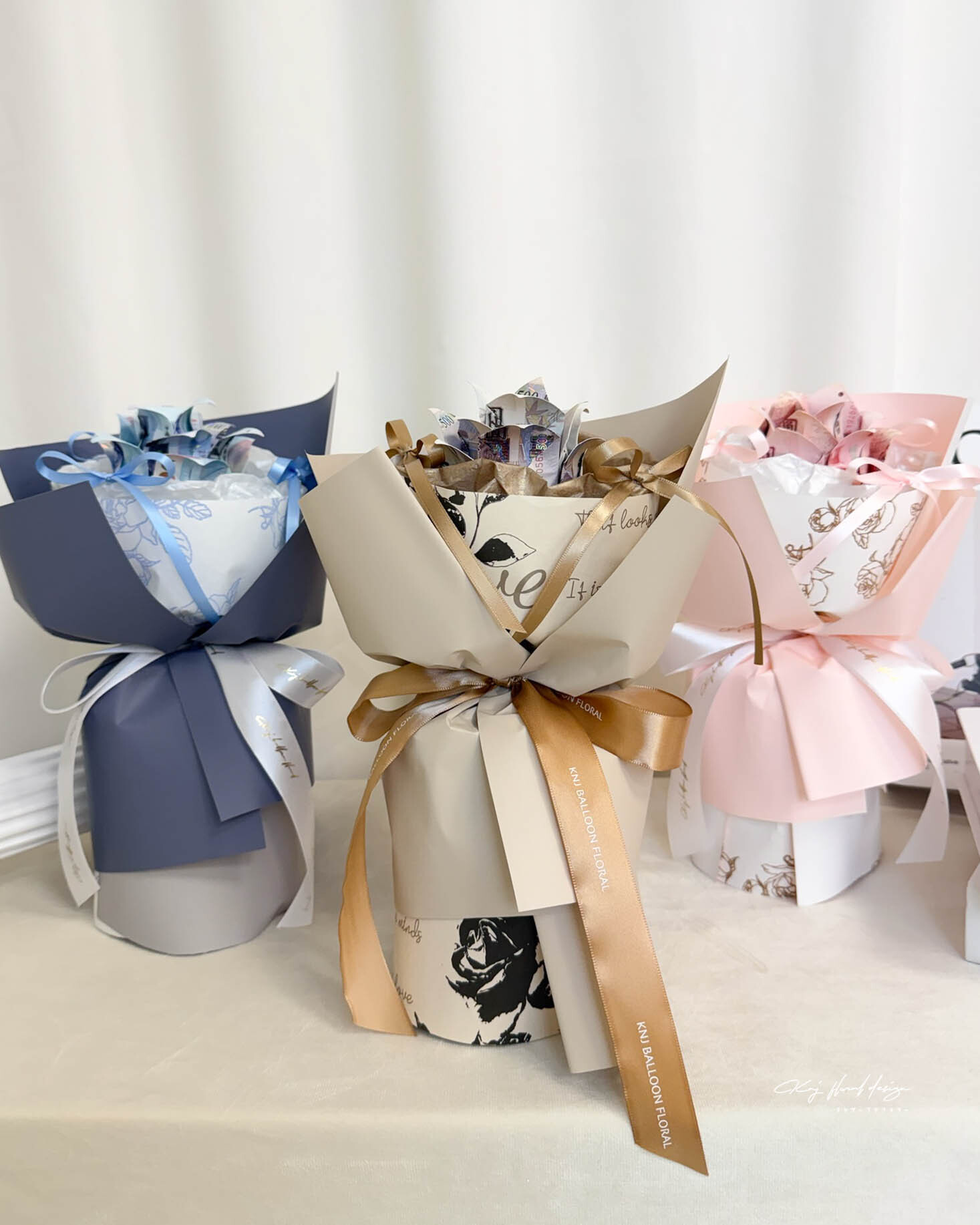 鈔票玫瑰花花束．單朵