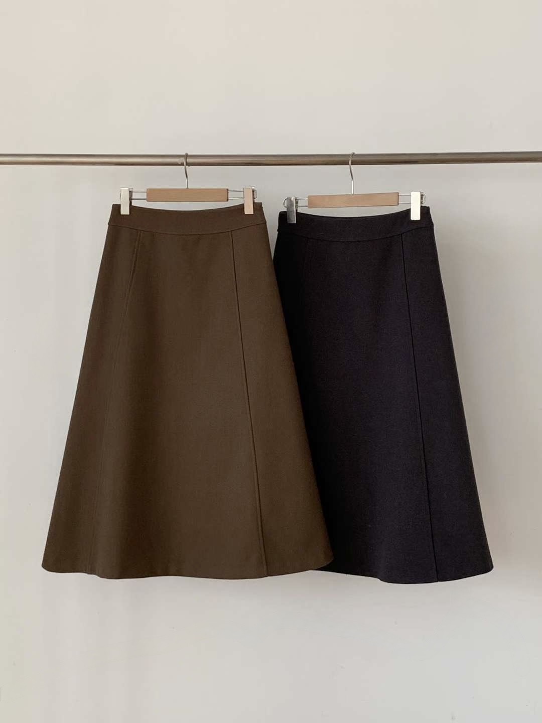 #228N683 經典質感，很優雅的絨面傘裙