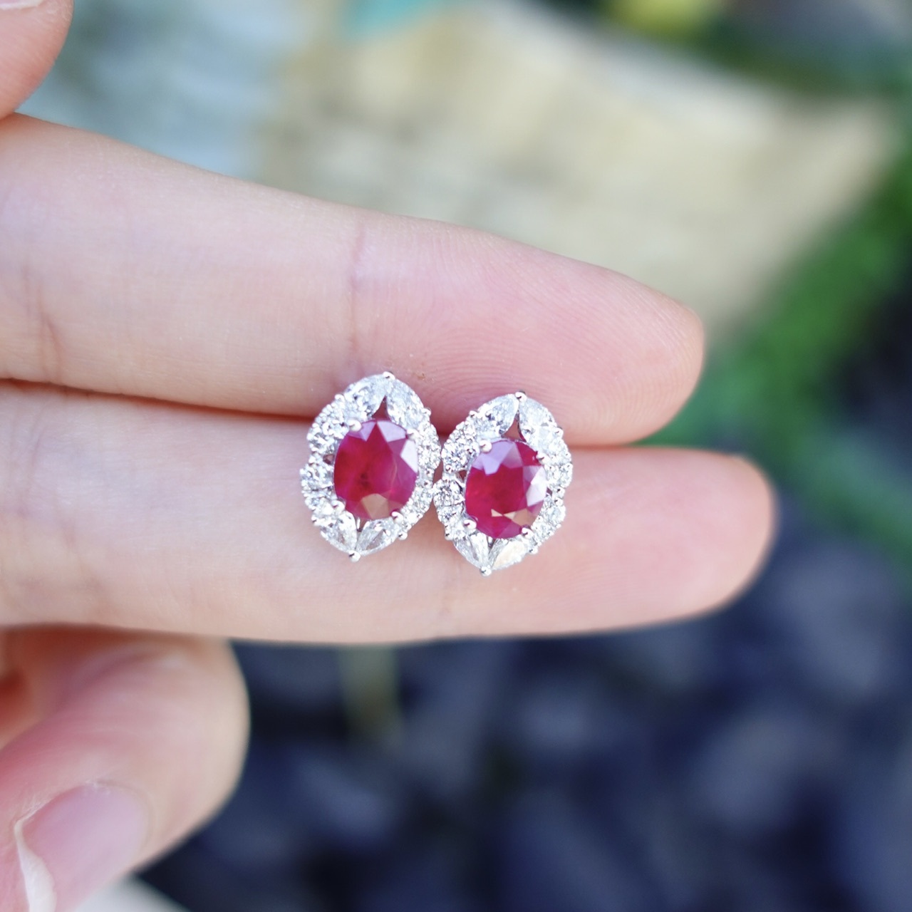 18K Gold Natural Ruby Earrings with Diamonds setting - Oval cut