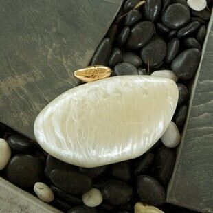 大理石紋路背殼手拿包(附背帶)