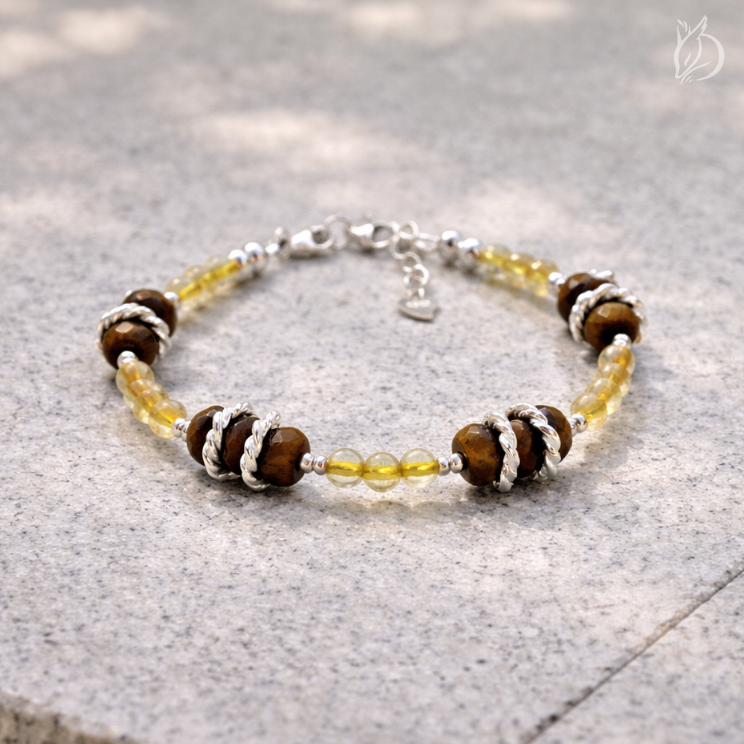 「絕塵・丑牛」以金髮晶的聚光能量與黃虎眼的務實執行力，為你打造職場聚光燈。