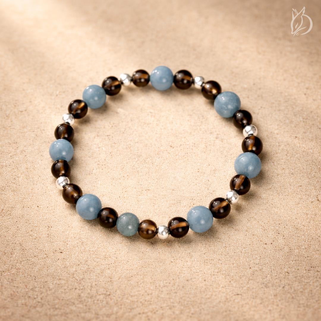 「引韁・丑牛」結合茶晶的落地能量與天使石的溫柔舒緩。