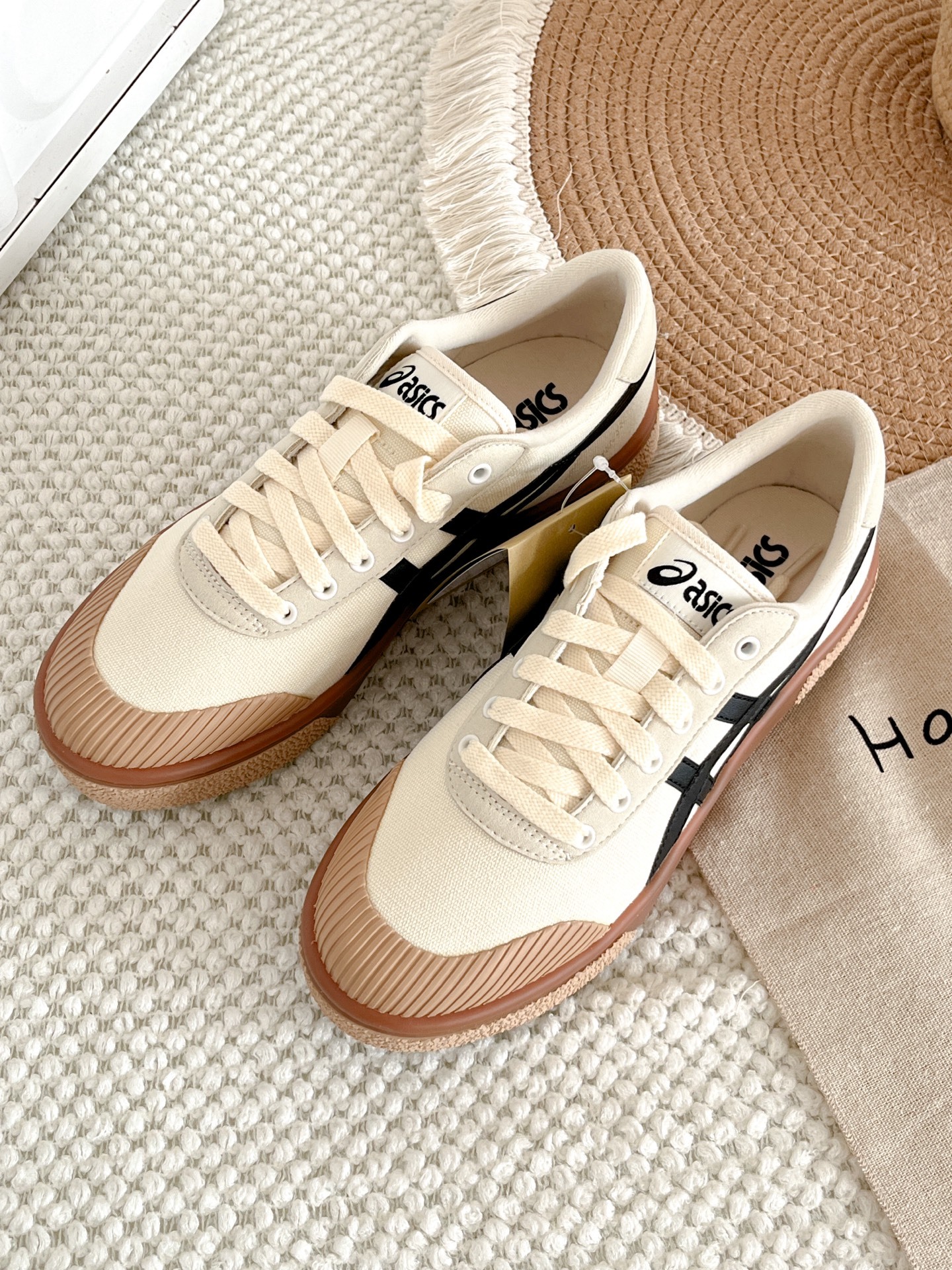 代購-ASICS Gel-Court Trail 帆布 圓頭系帶 低幫 板鞋 米白焦糖底黑拼接 男女同款 1203A146-021