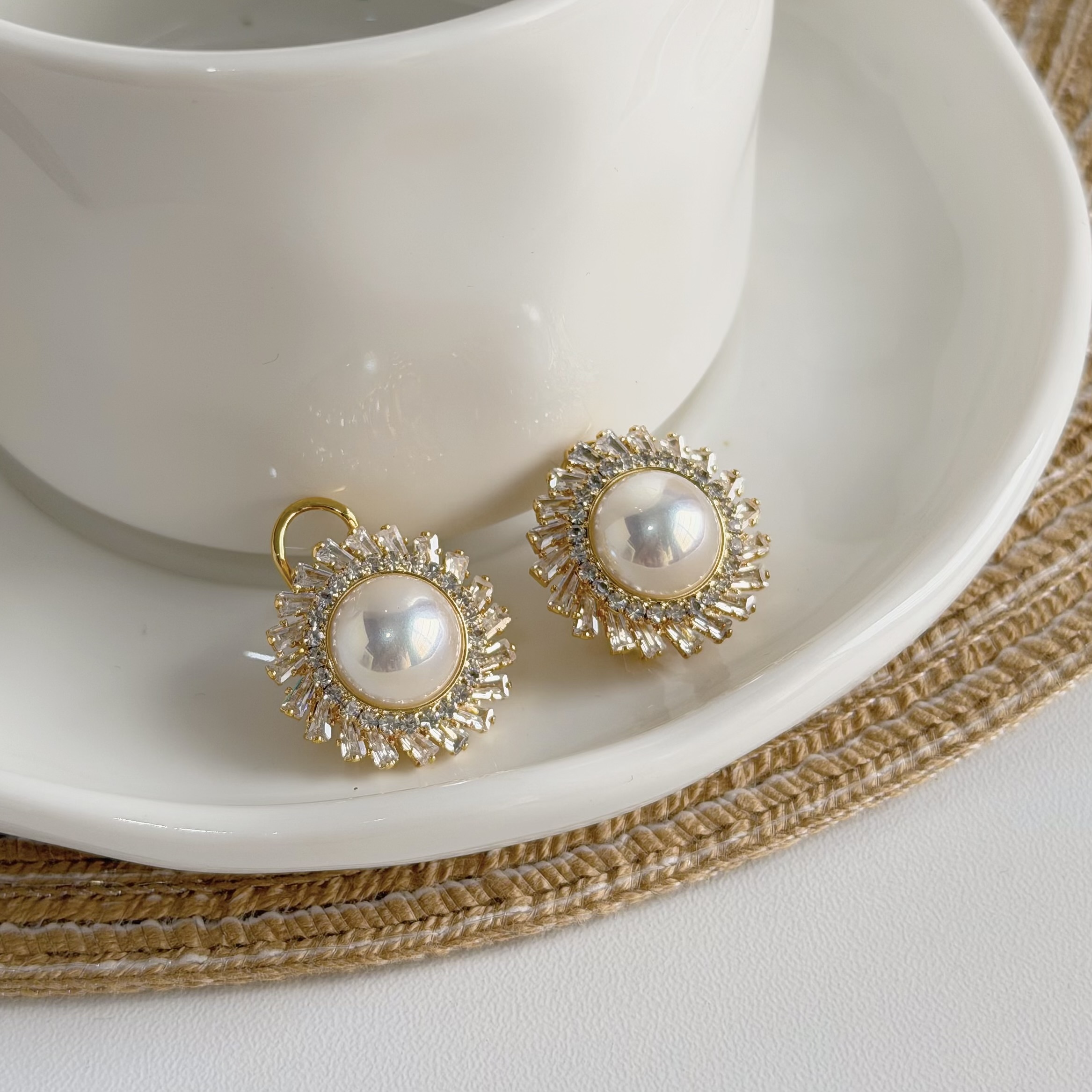 A199鋯石圓形珍珠耳針