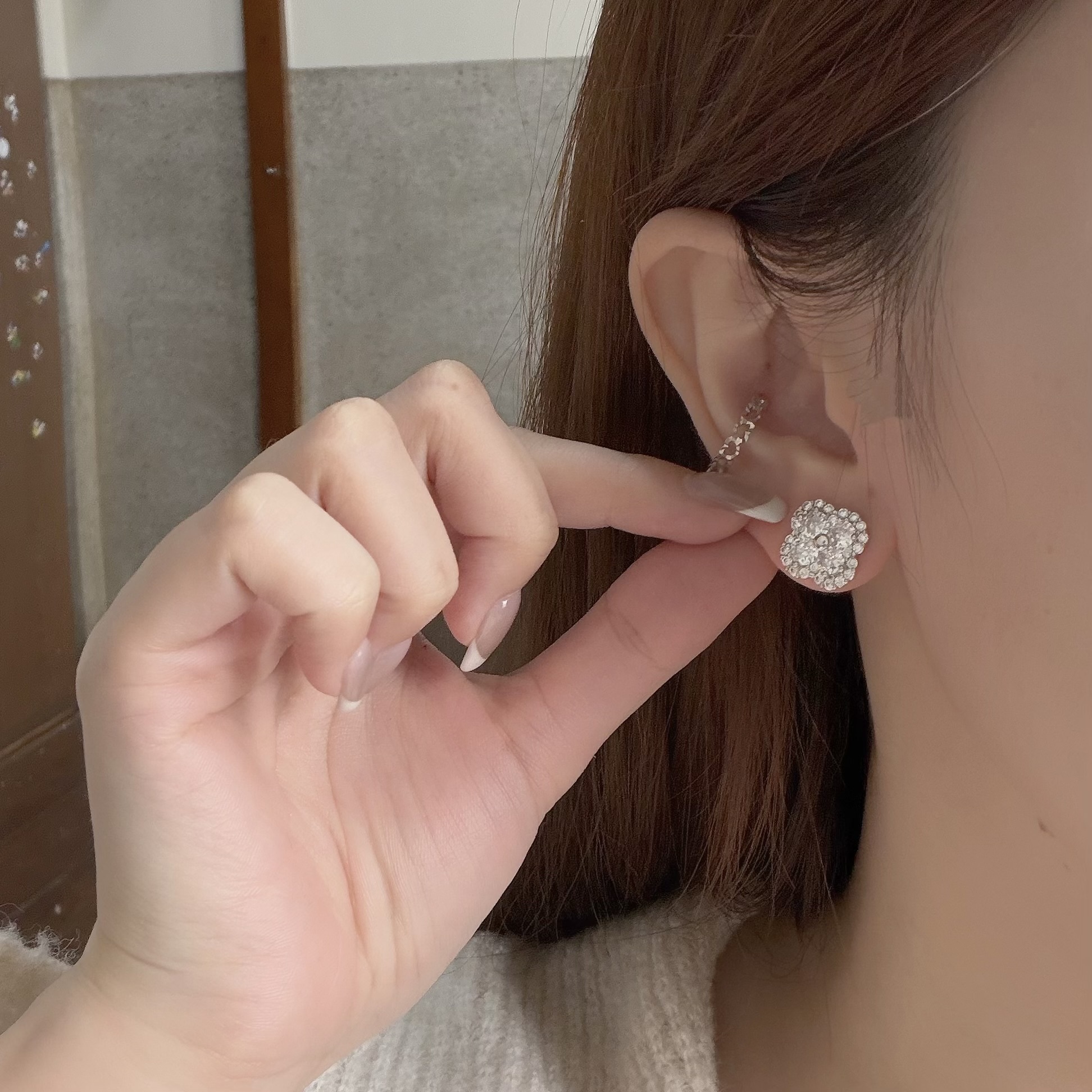 A196鋯石滿鑽四葉草耳針