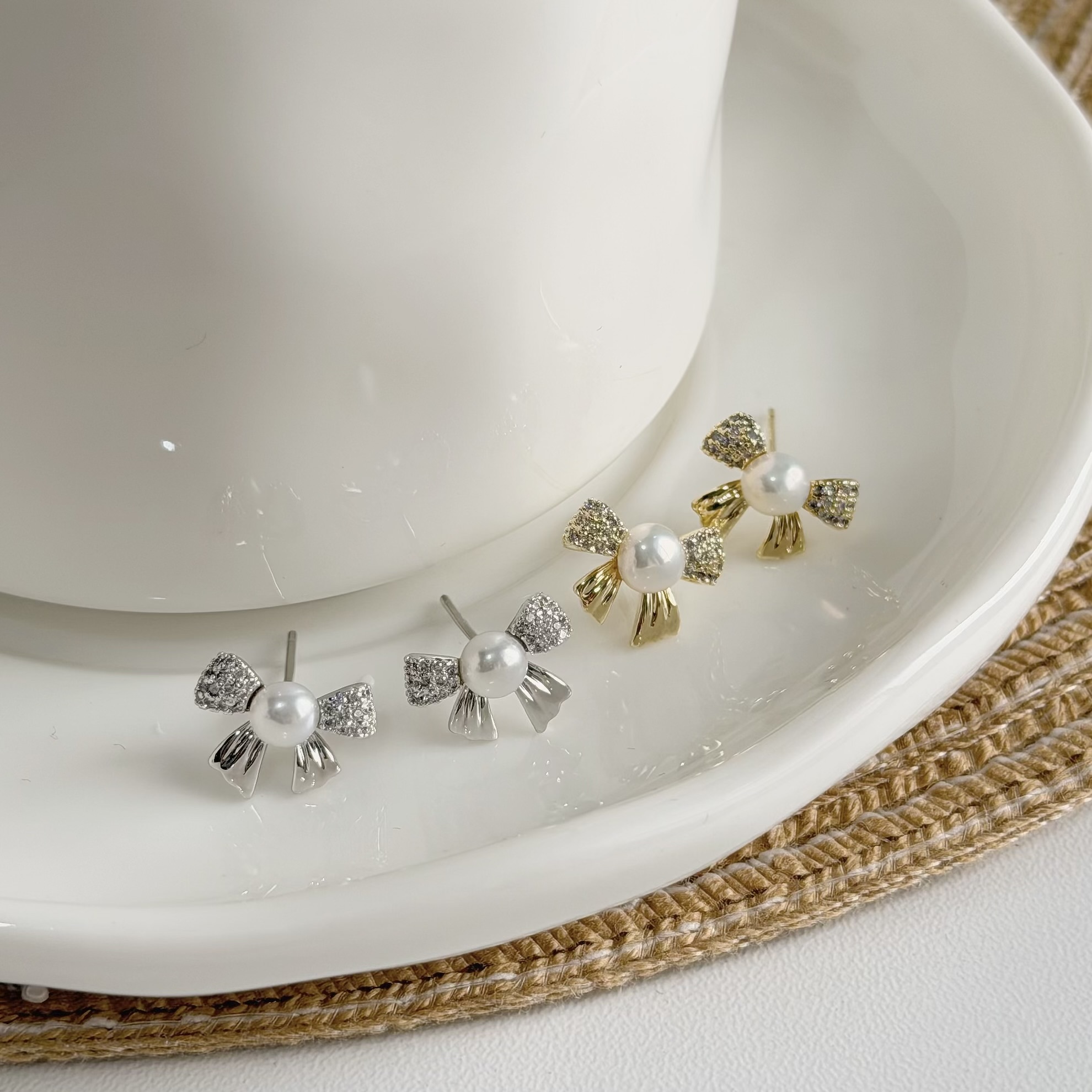 A193排鑽蝴蝶結淡水珍珠耳針