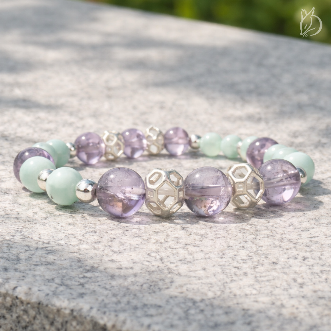 「引韁・巳蛇」結合紫阿賽的高頻沉靜與綠天使石的柔和釋放。