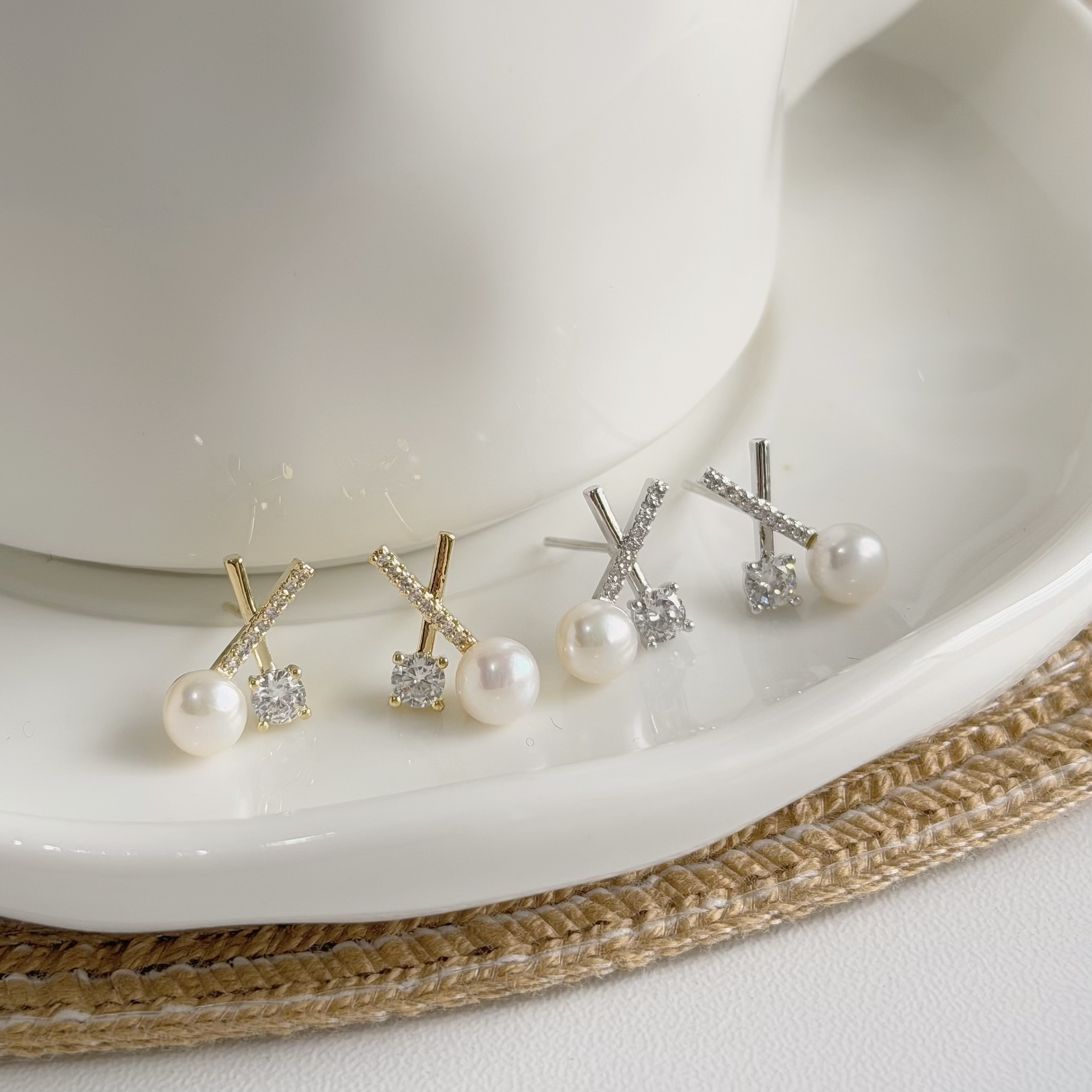 A184排鑽交叉珍珠耳針