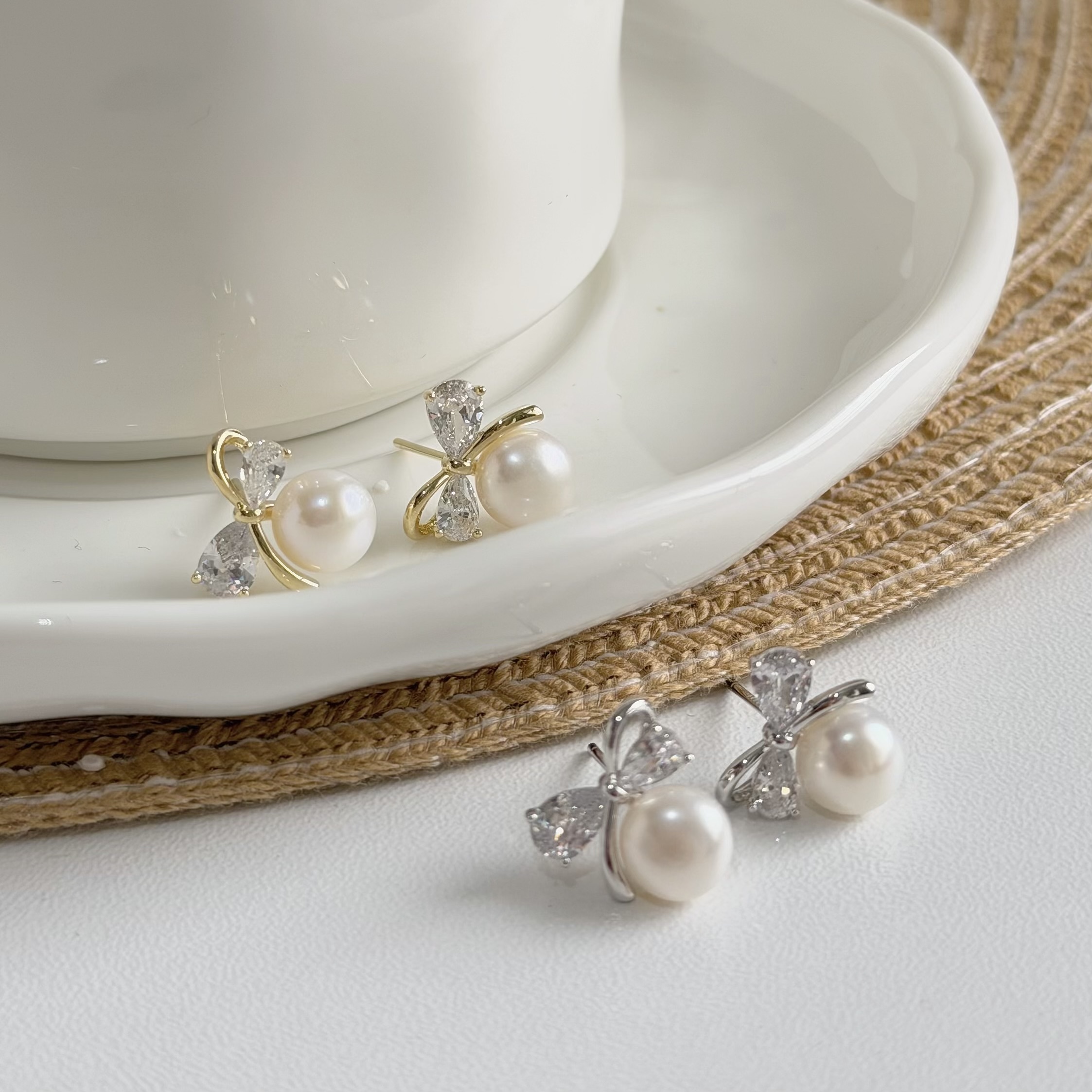 C207鋯石蝴蝶結淡水珍珠耳針