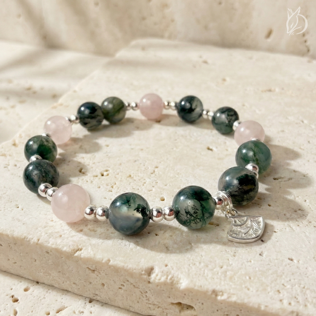 「引韁・未羊」結合粉晶的溫柔療癒與水草瑪瑙的生生不息。