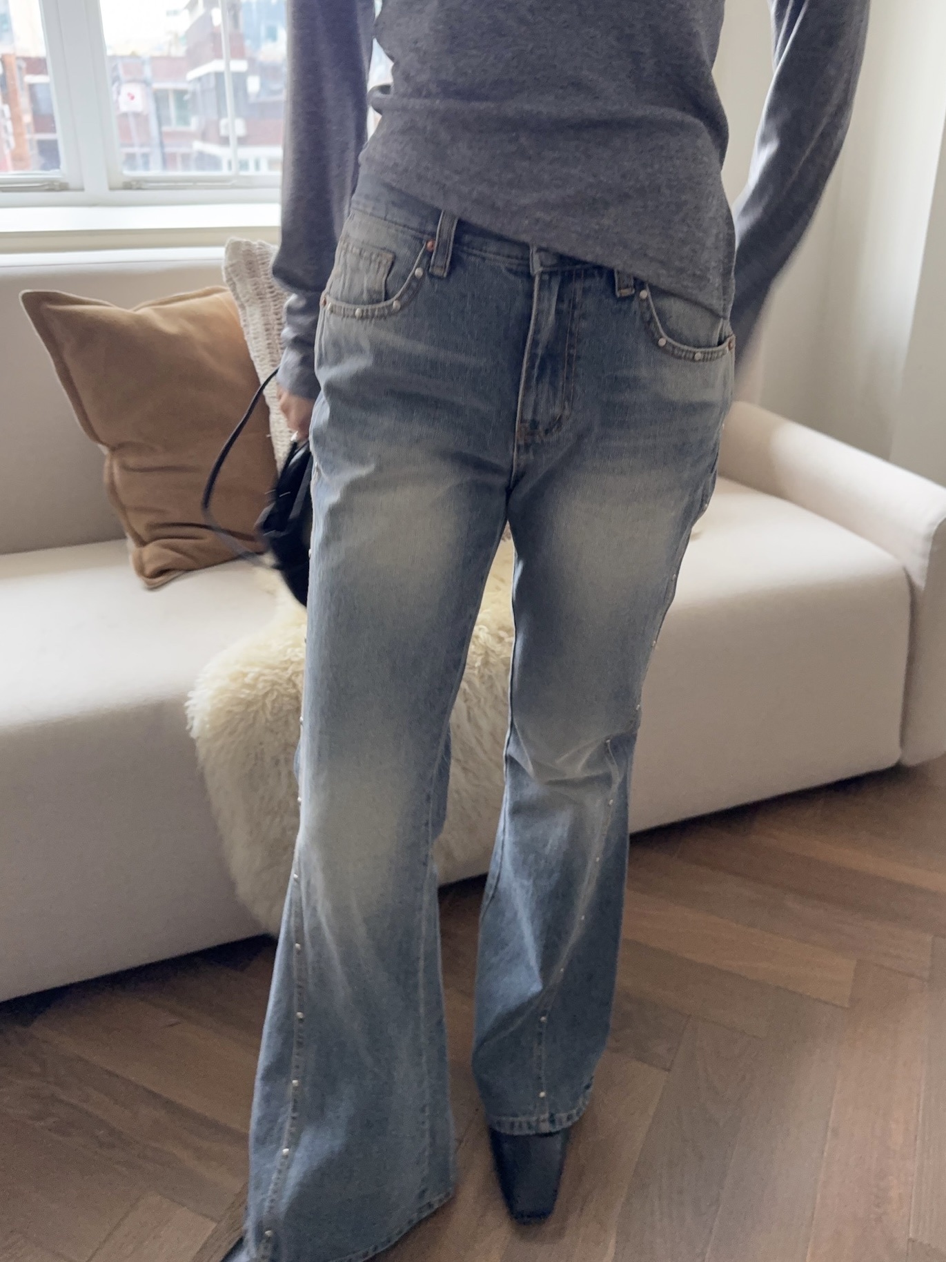 J53/ 卯釘微喇叭牛仔褲