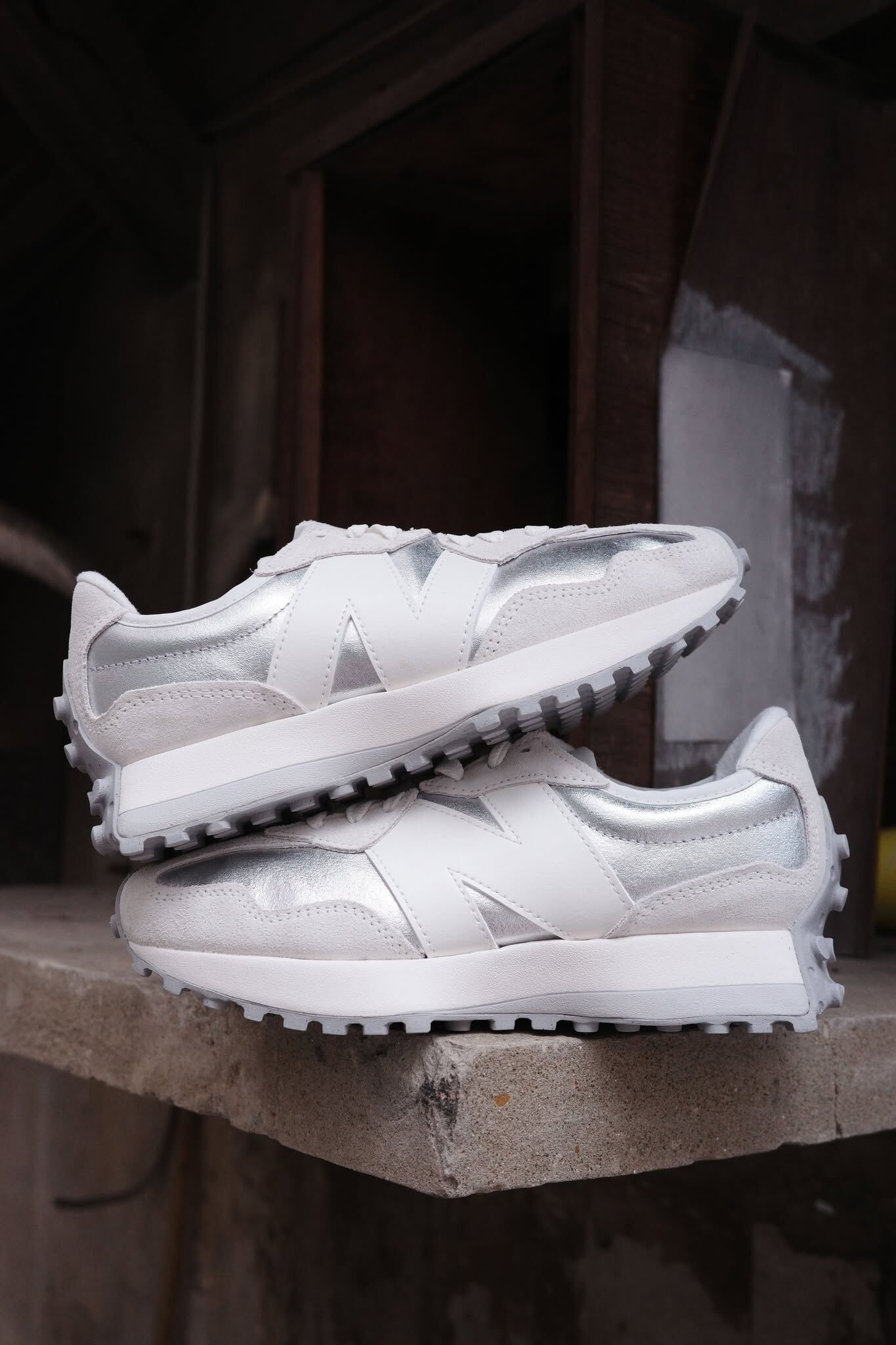 New Balance 327 米白銀 休閒鞋 WS327GLA