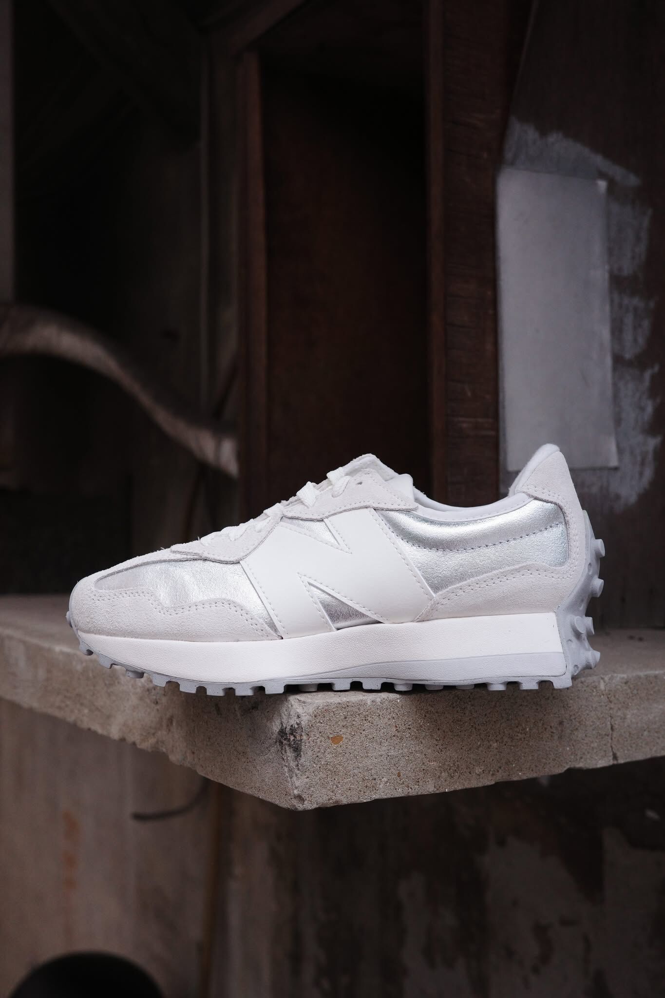 New Balance 327 米白銀 休閒鞋 WS327GLA