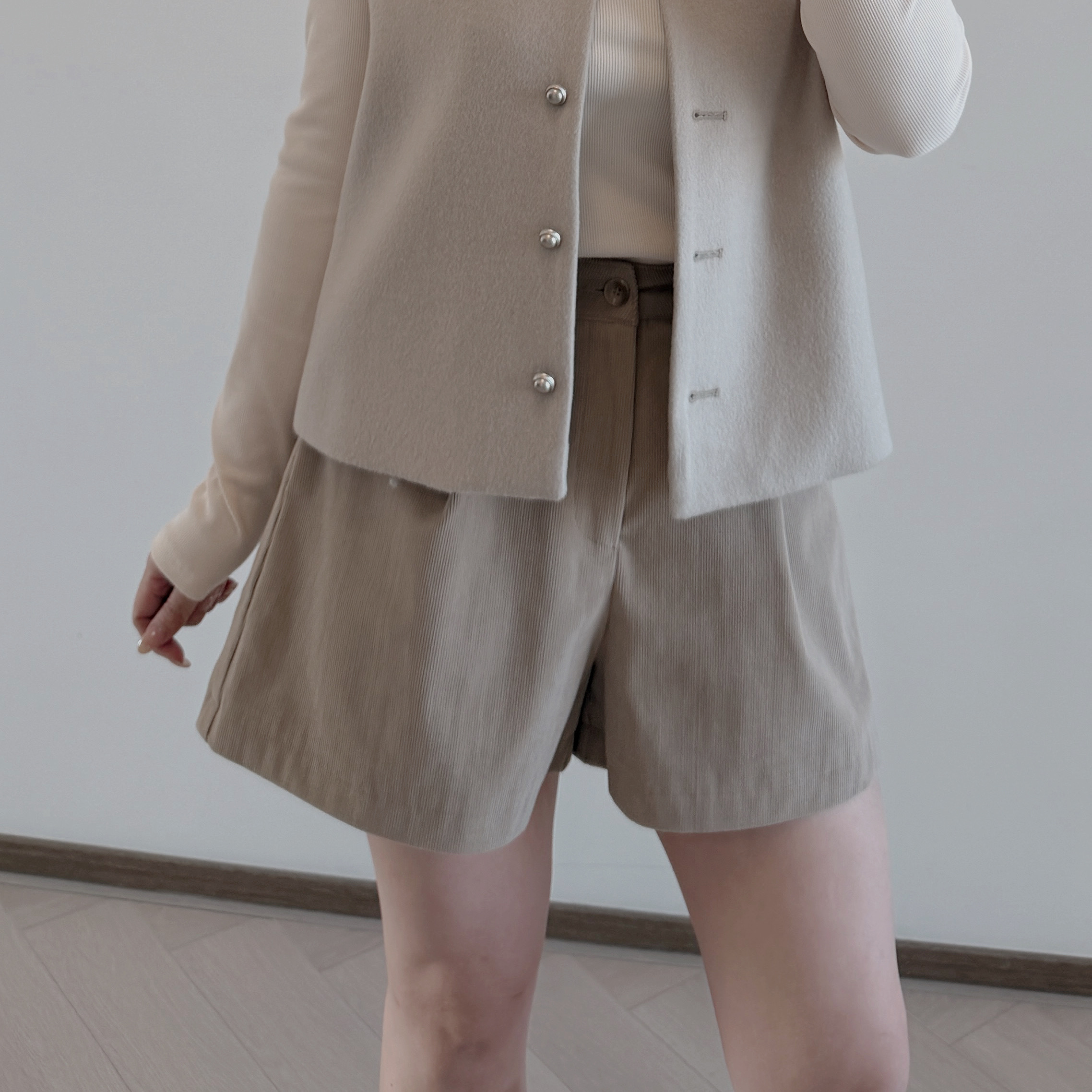 現貨 7367 燈芯絨A-line短褲-淺卡其