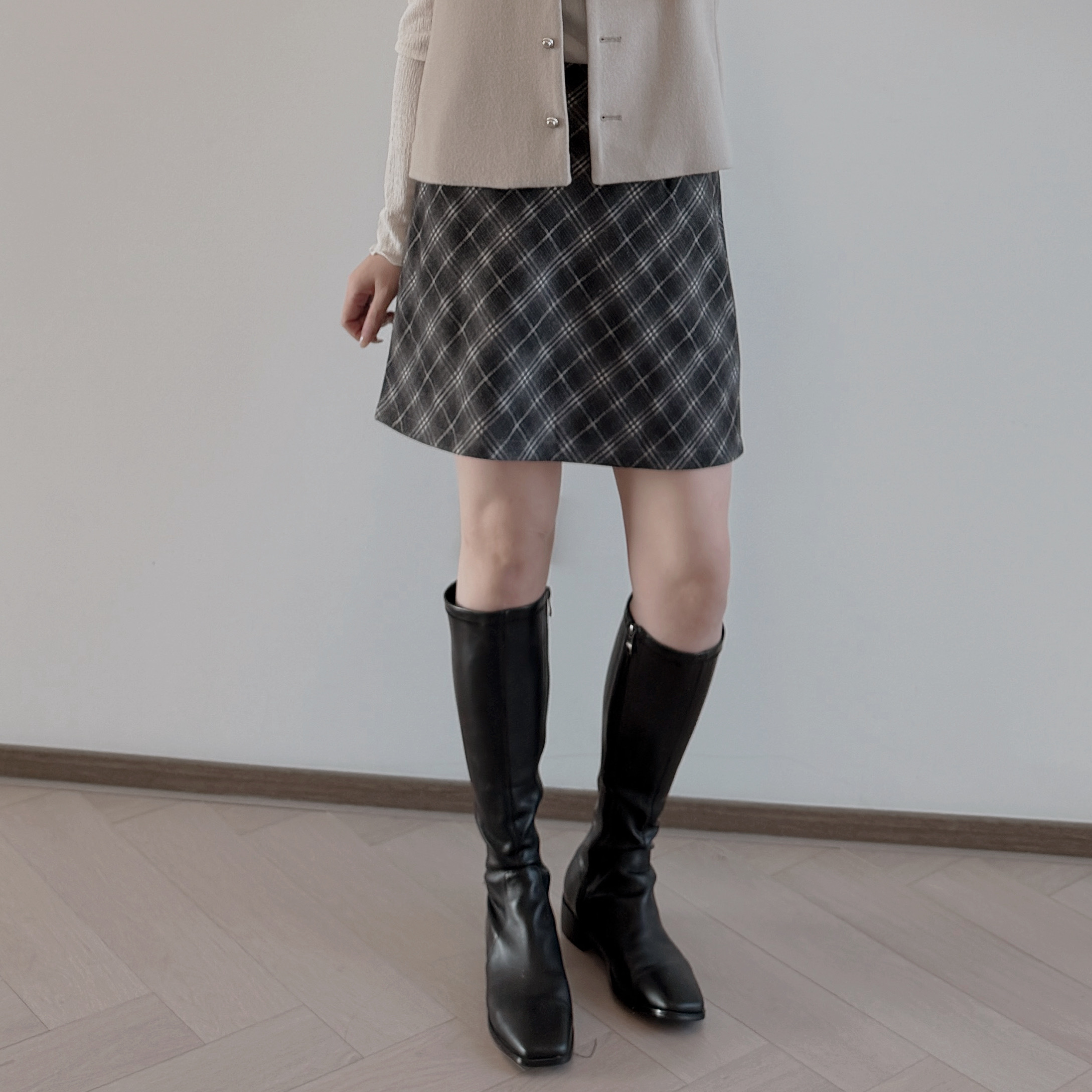 現貨 7332 深灰格仔半身裙 極軟身
