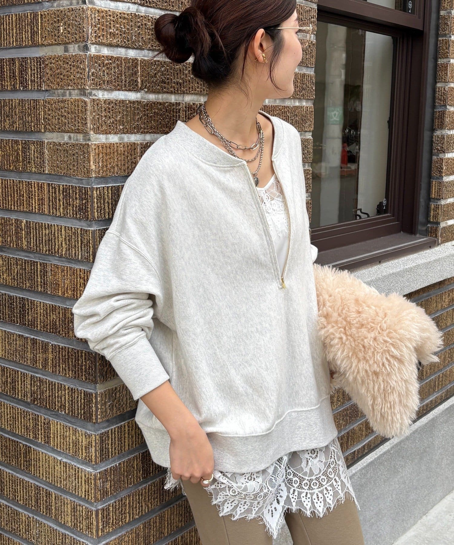 DOUDOU(ドゥドゥ)  【完売カラー再追加！/新色追加/インフルエンサー OKOCHI企画】ハーフジップスウェット淺米色（DDZ1051106A0020）