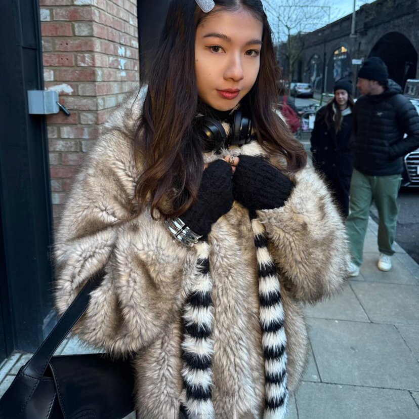 條紋毛絨針織圍巾（in stock)