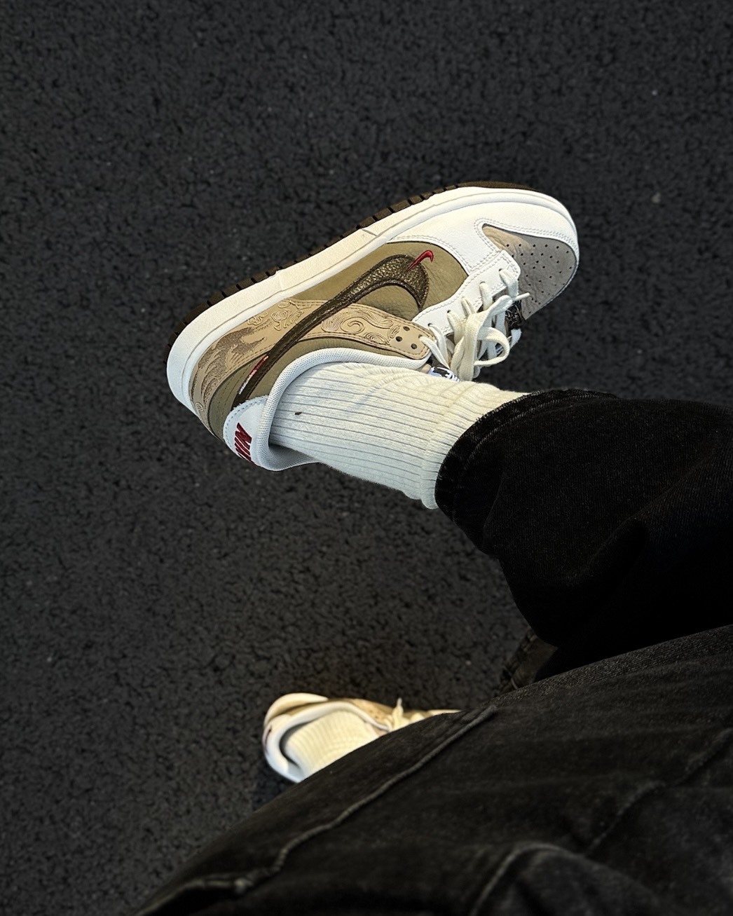 Nike Dunk Low CNY 2026 馬年限定 麂皮 奶茶色