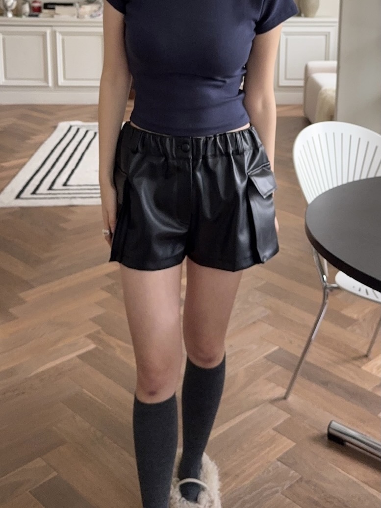 J17/ 工裝口袋皮革短褲