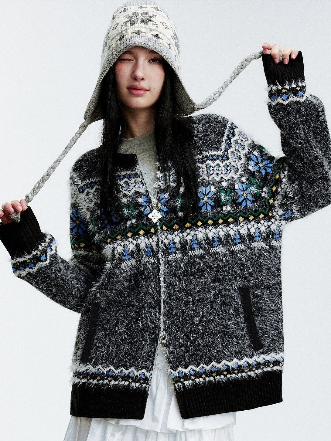 MEDM 聖誕節緹花Logo 休閒保暖 拉鍊針織毛衣