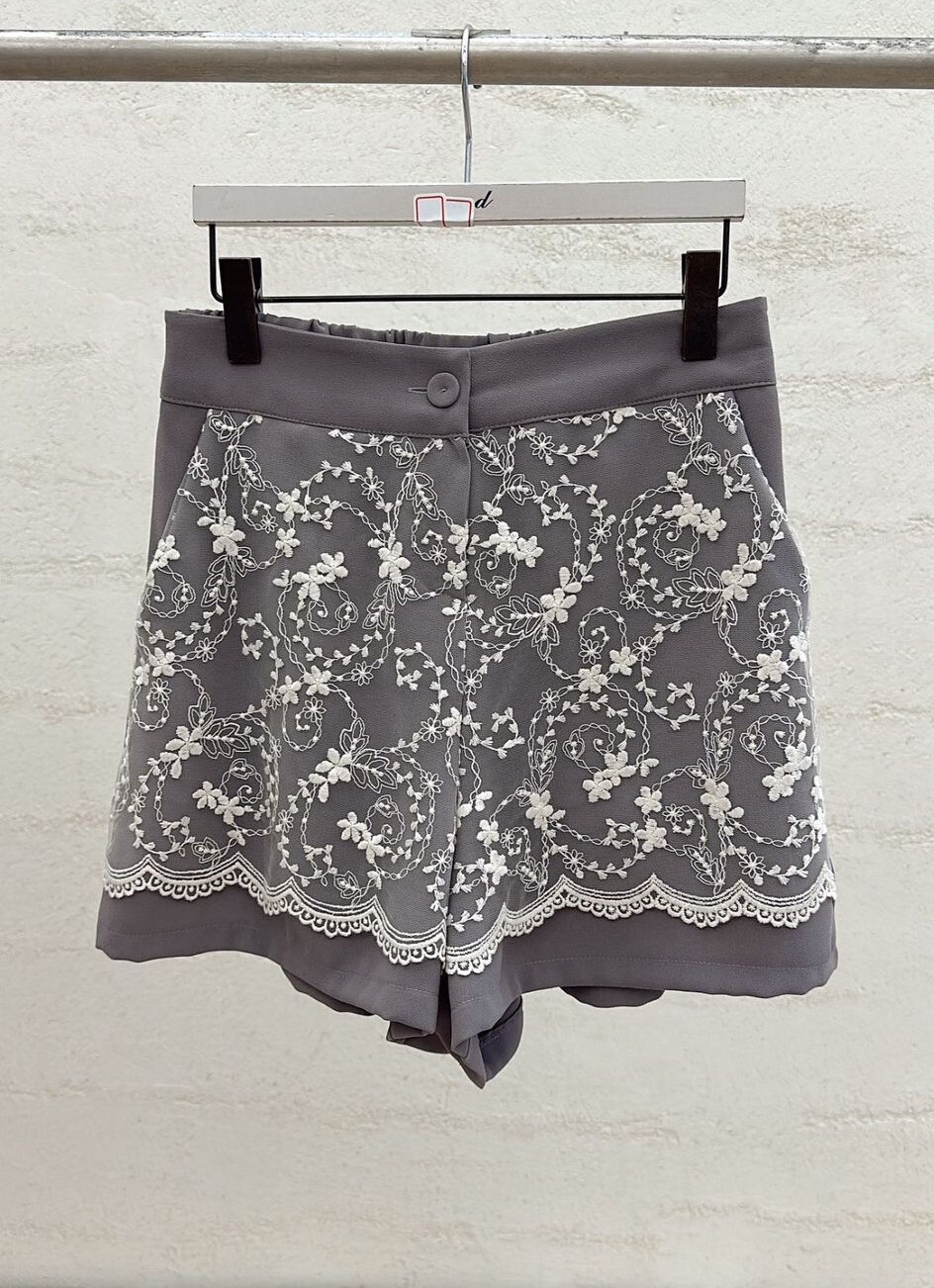 Y122 LACE 褲  腰27-38 HIP42 長15.5 $499[一口價]