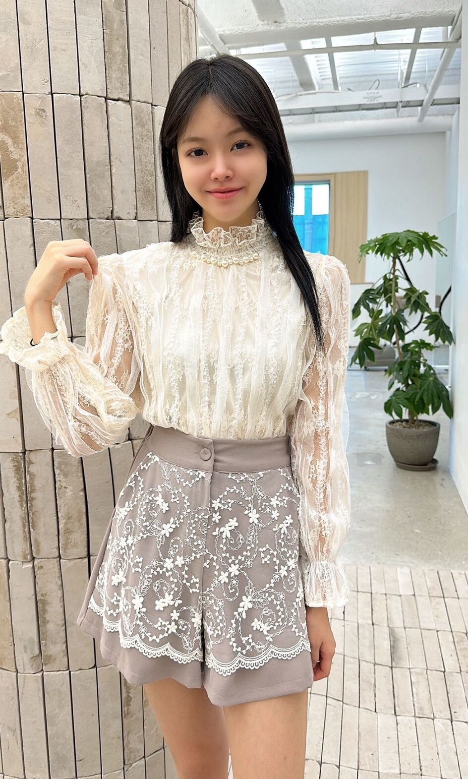 Y123   珍珠LACE  胸42-54 長22 $409