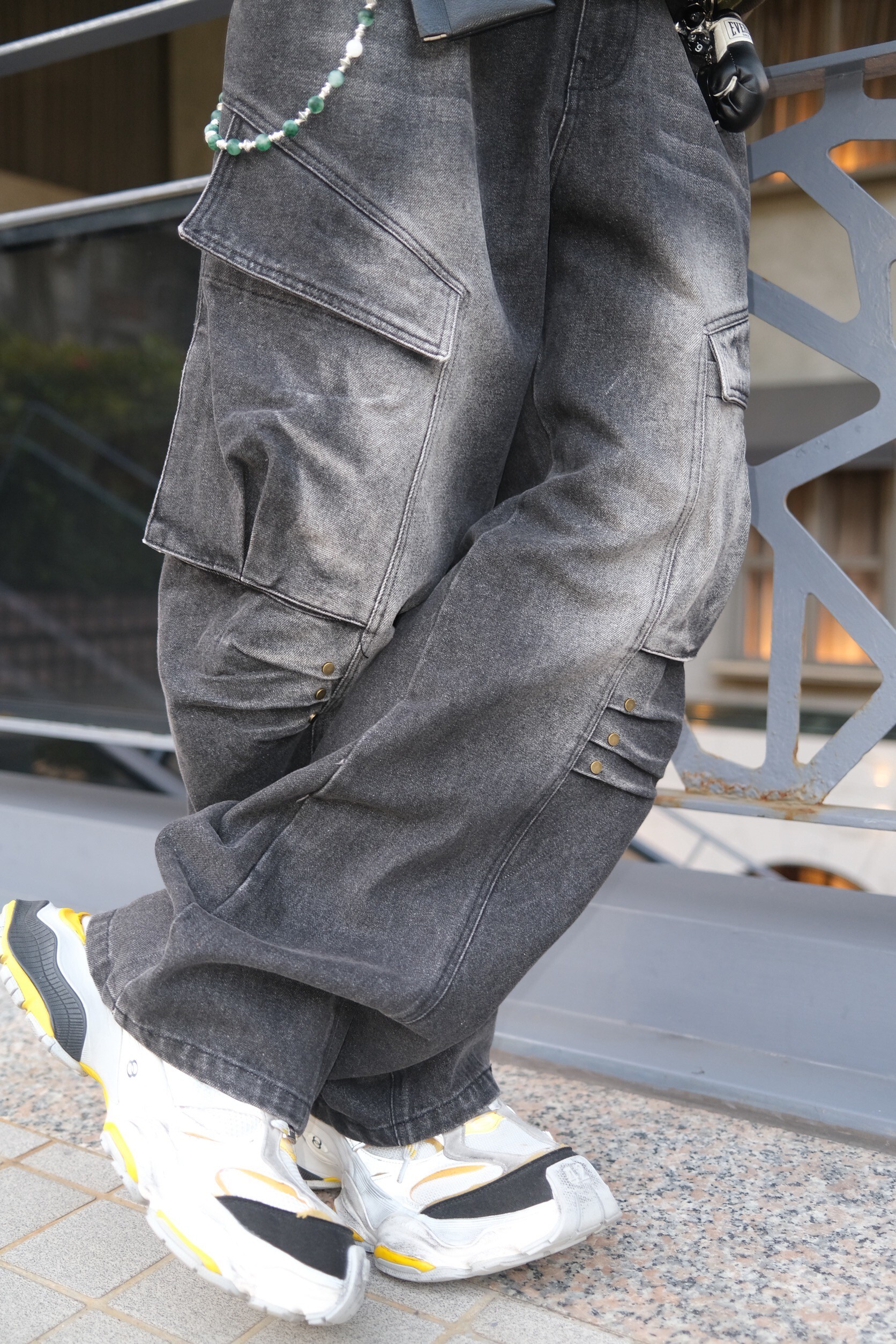 大口袋鉚釘牛仔褲