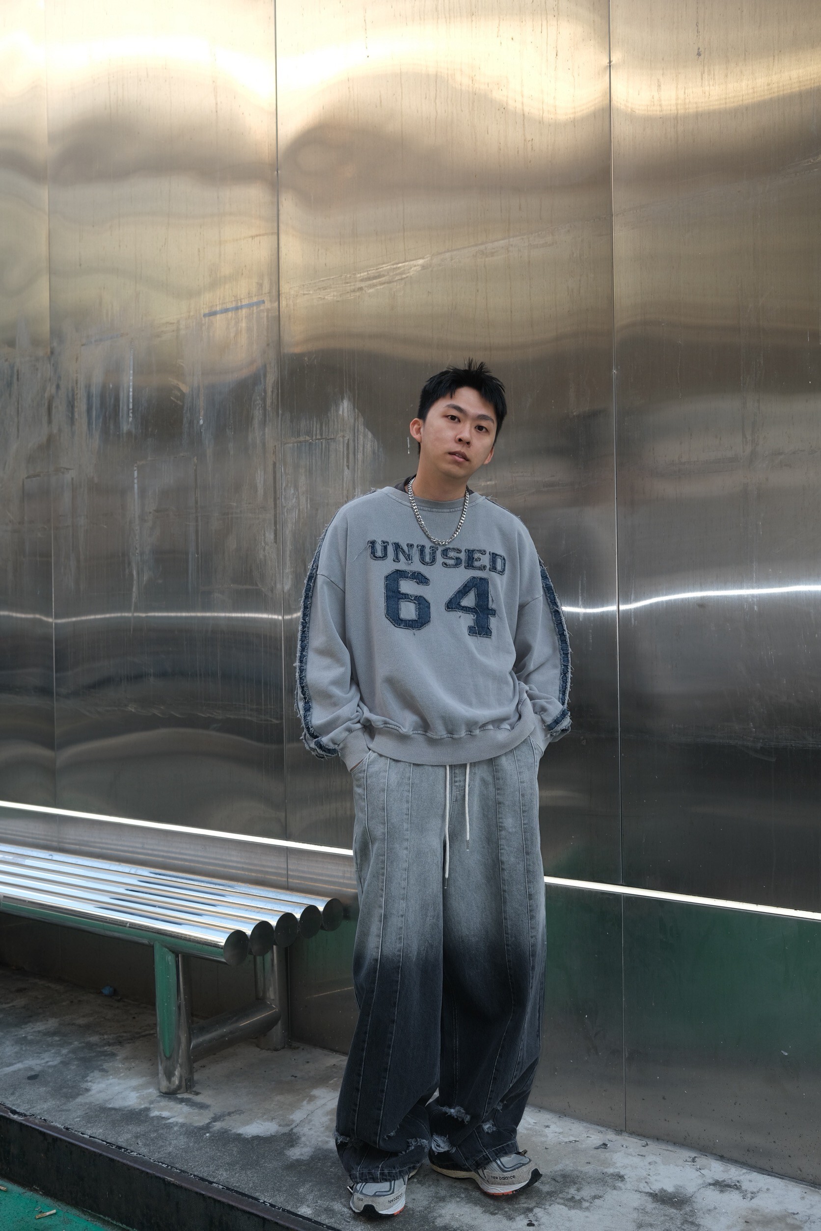 質感水洗毛邊字圓領T