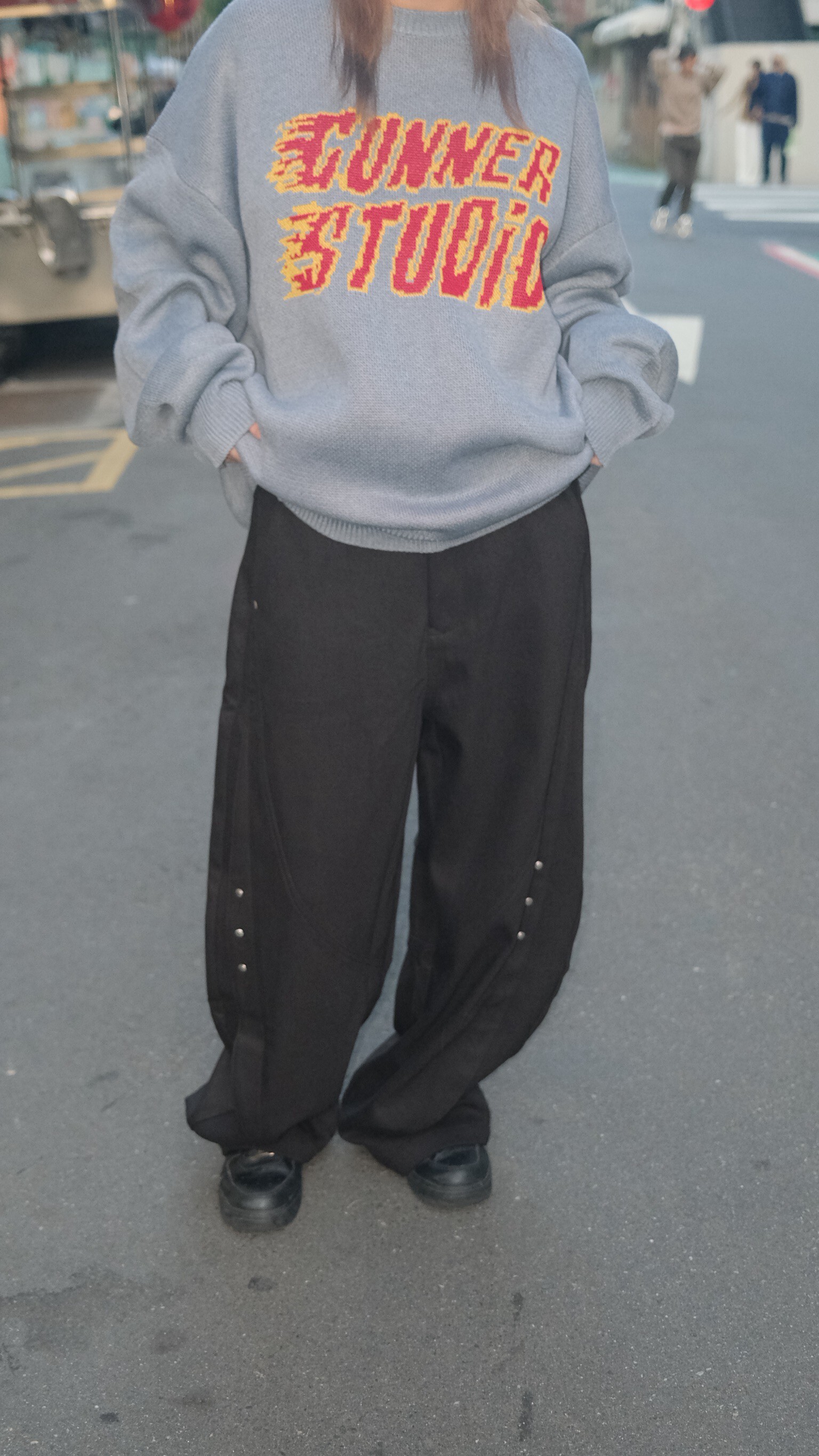 斜紋鉚釘西裝彎刀褲