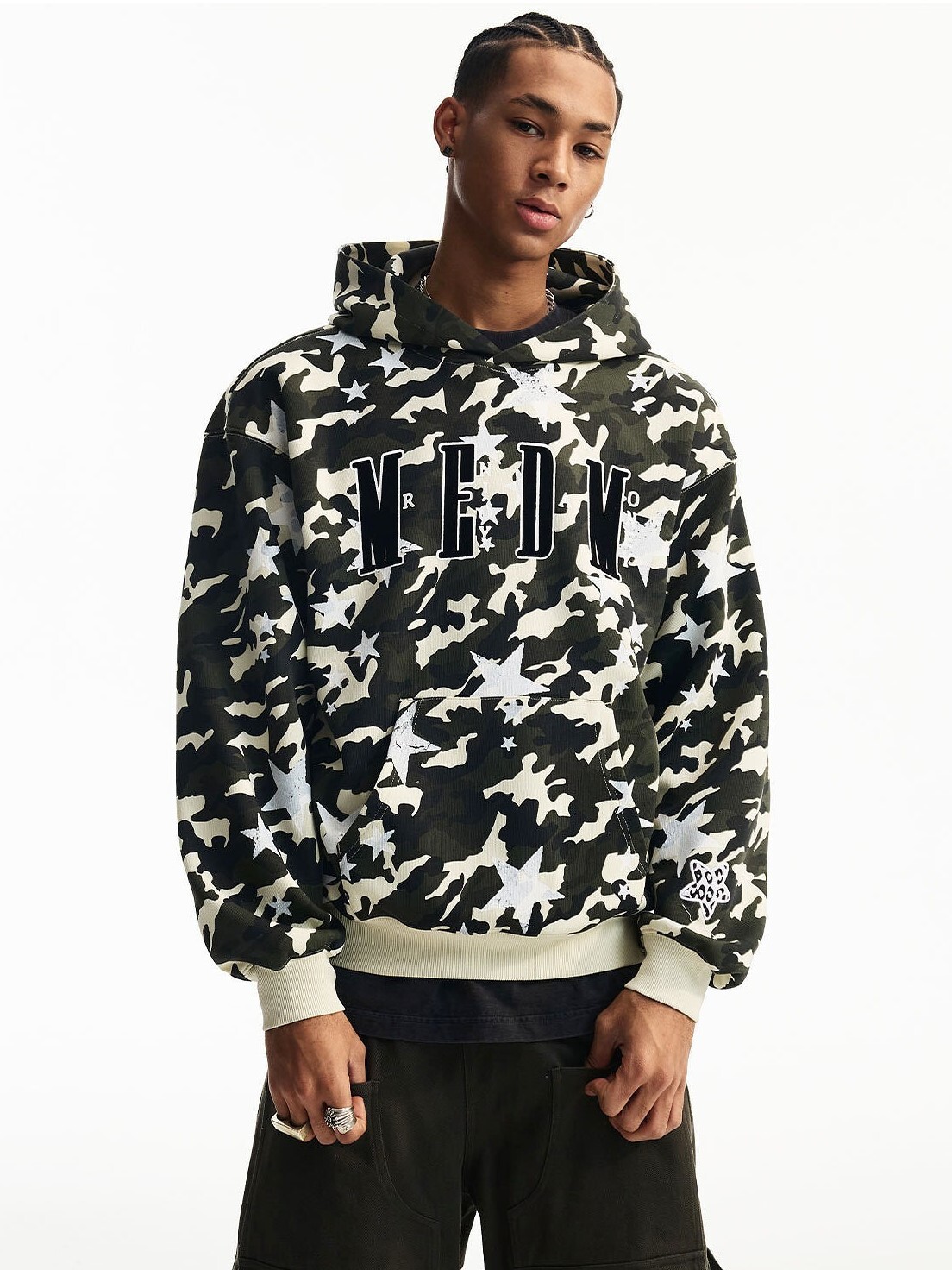 MEDM  胸前印花Logo 滿版豹紋迷彩 星星點綴 休閒寬鬆 帽T