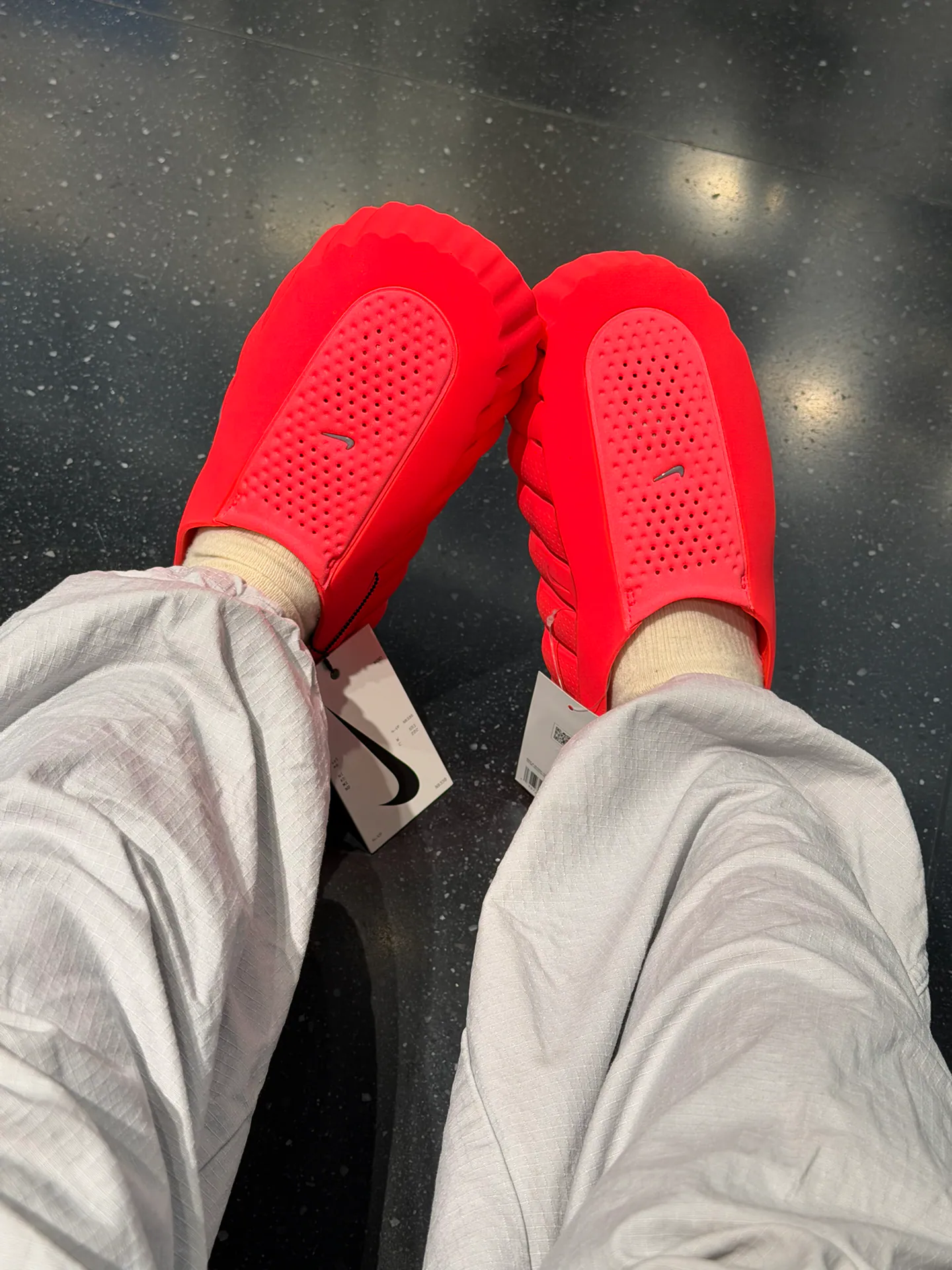 Nike Mind 001 賽前穆勒拖鞋 舒適貼合 黑/灰/紅