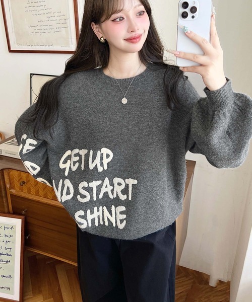 日本🇯🇵連線 Moment+ 毛毛字母刺繡針織套頭衫 字母 刺繡 針織 針織衫 套頭衫 長袖 3色(任買兩件7-11免運)/預購