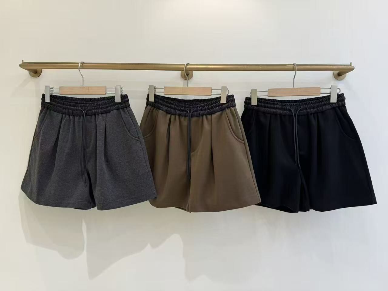 A1MO15 皮邊短褲*3色