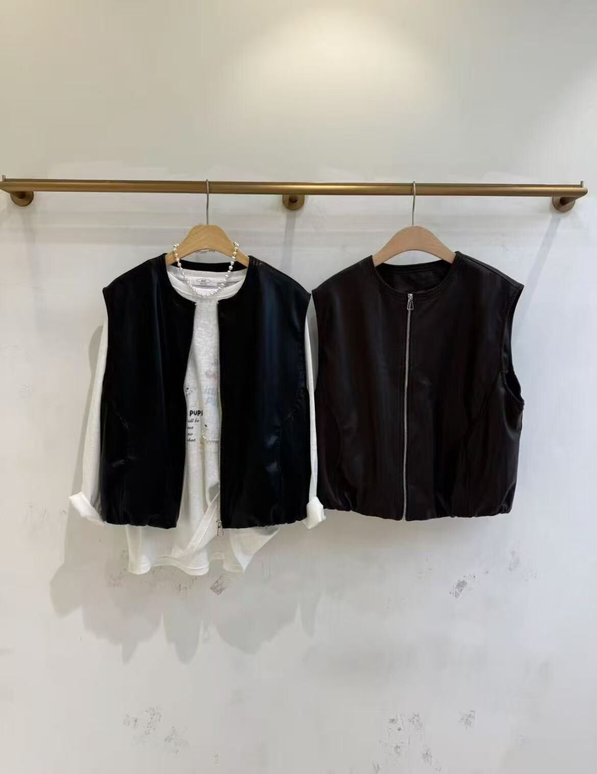 A1MO25 背心仿皮外套*2色