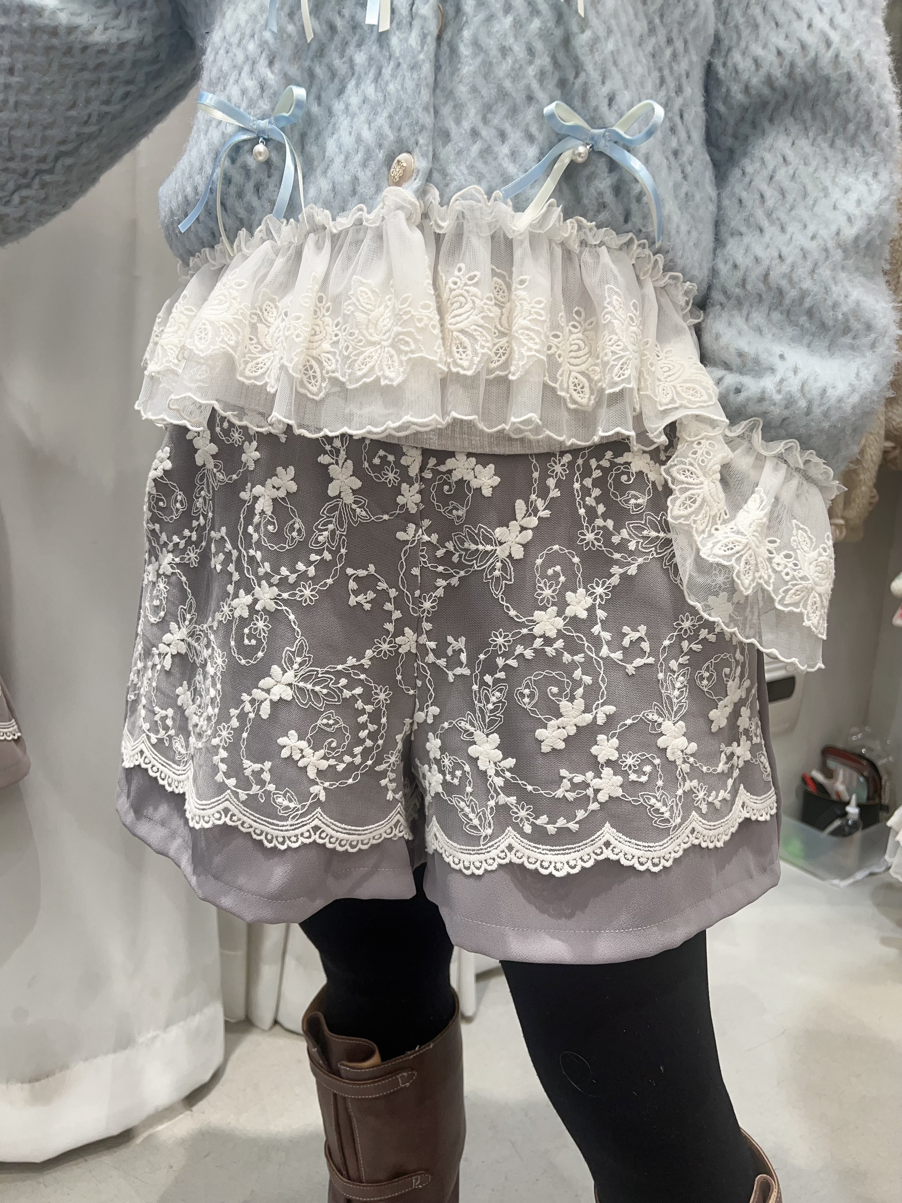 Y122 LACE 褲  腰27-38 HIP42 長15.5 $499[一口價]