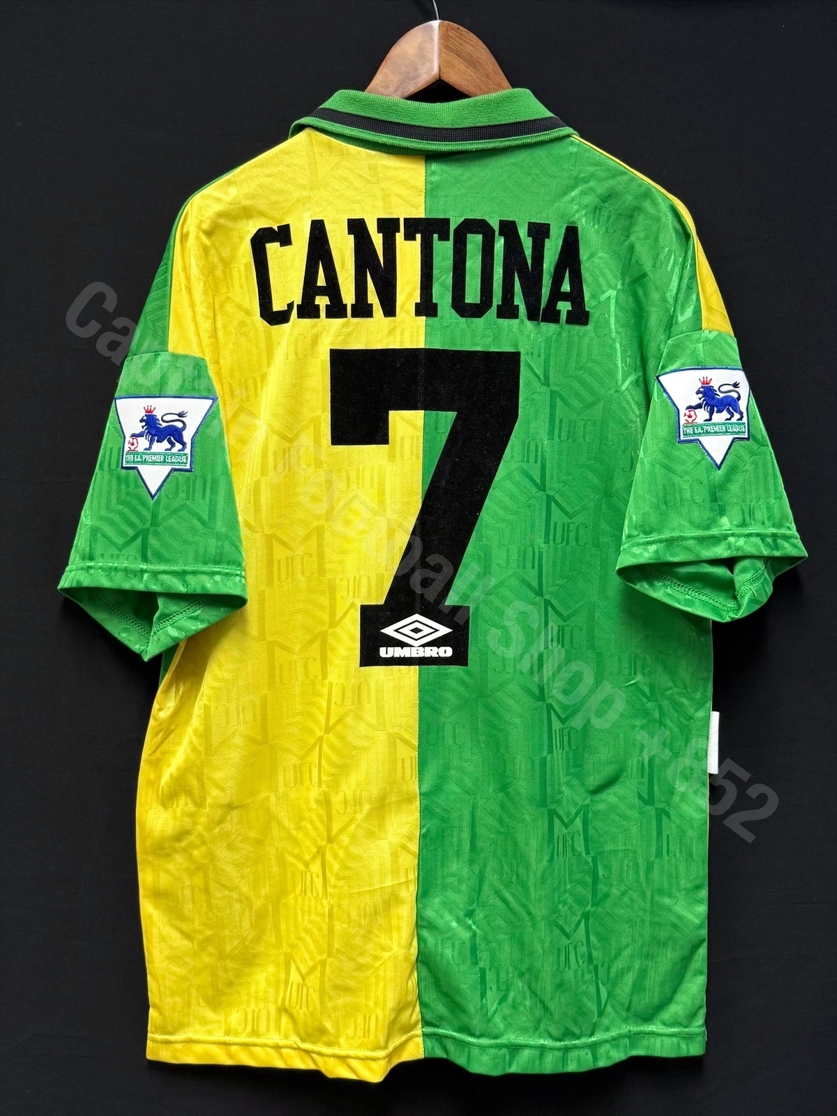 Manchester United 1992-1993 Umbro Third Shirt #7 CANTON
