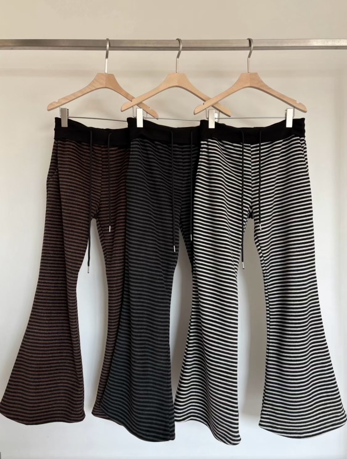 橫條喇叭運動褲