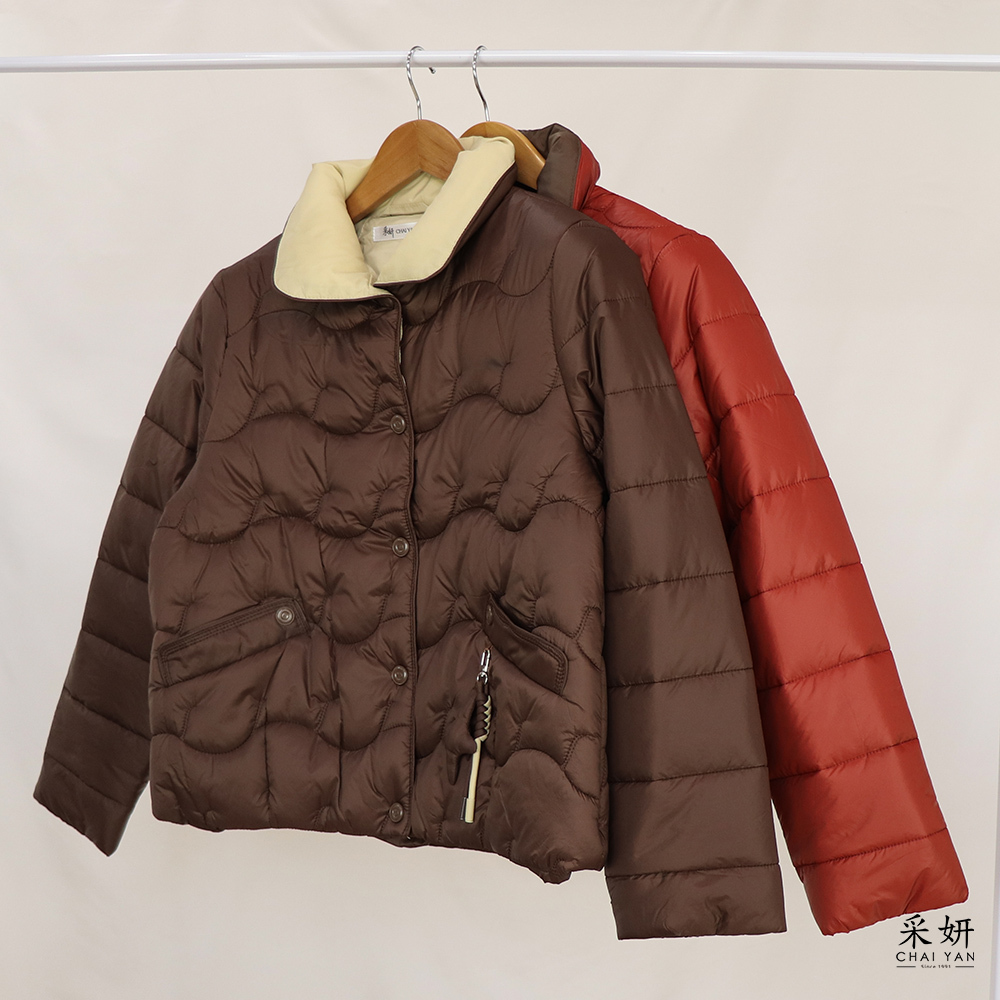 小綴飾翻領跳色鋪棉外套