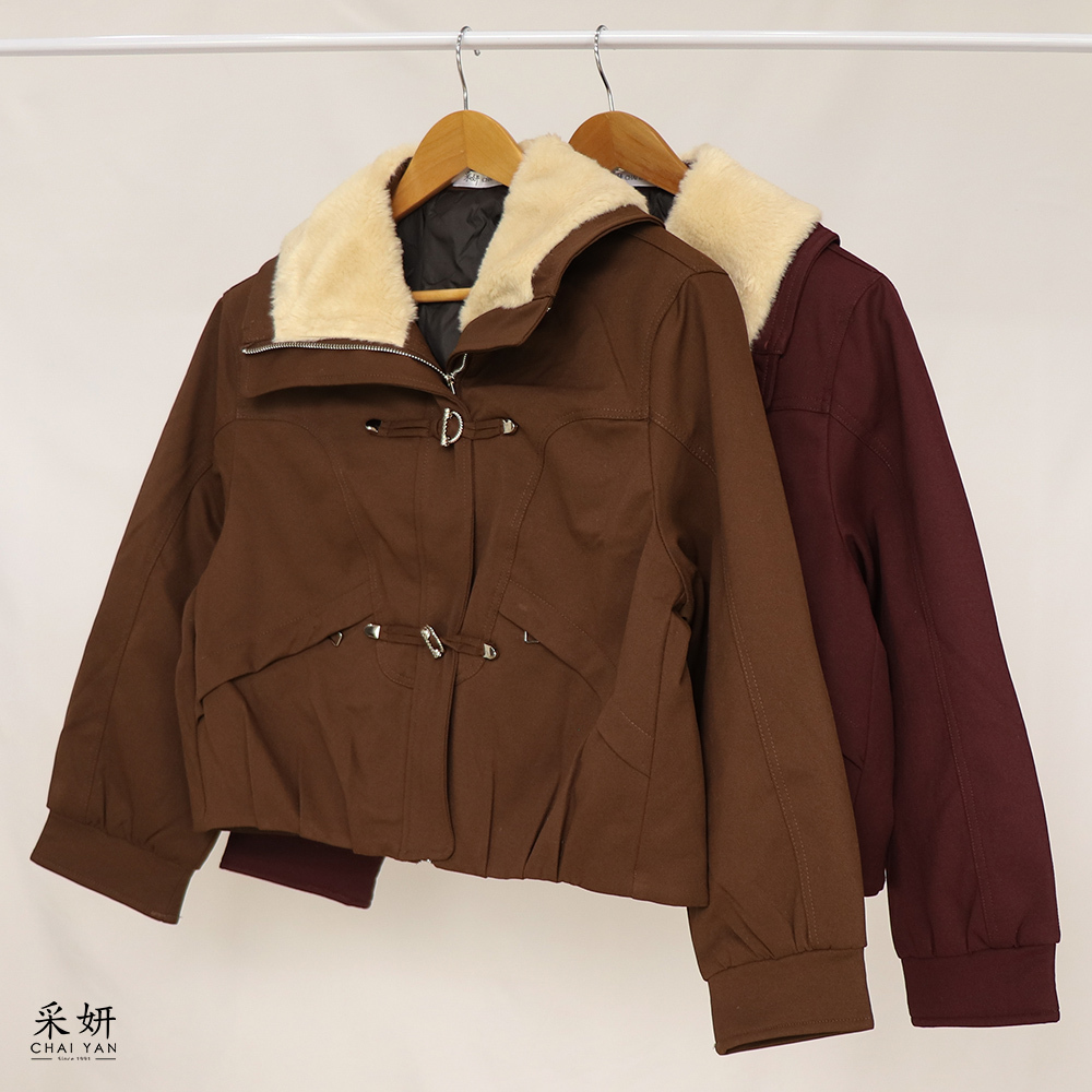 金屬釦刷毛領鋪棉外套