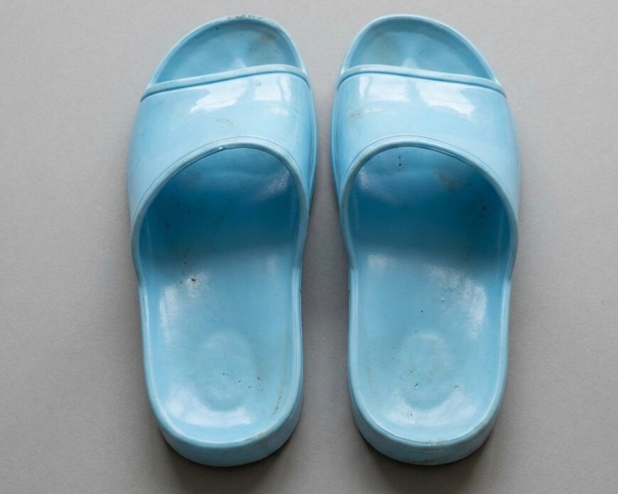 PU 塑膠拖鞋的差異