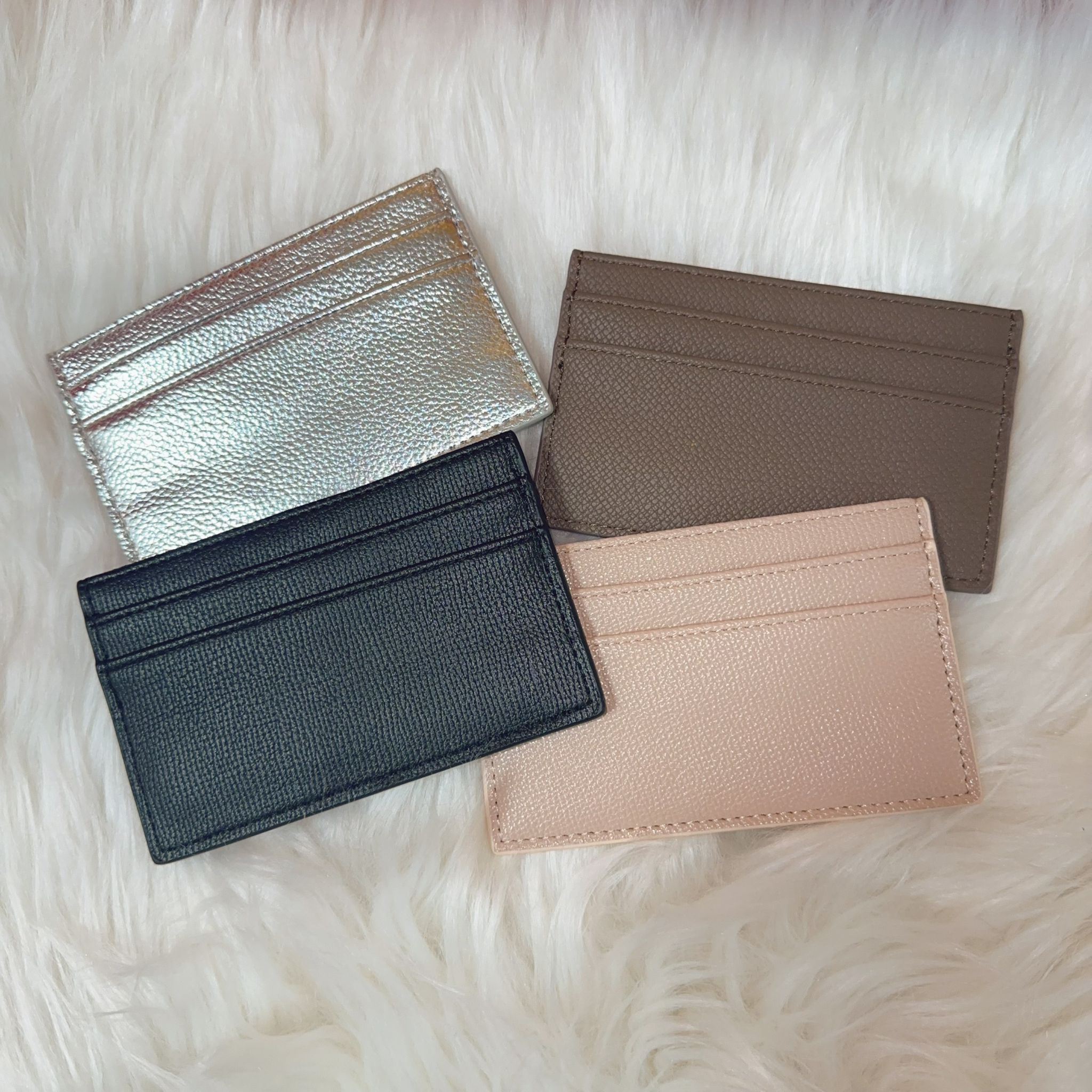 【預訂贈品】AW011212 卡片套 (顏色隨機)