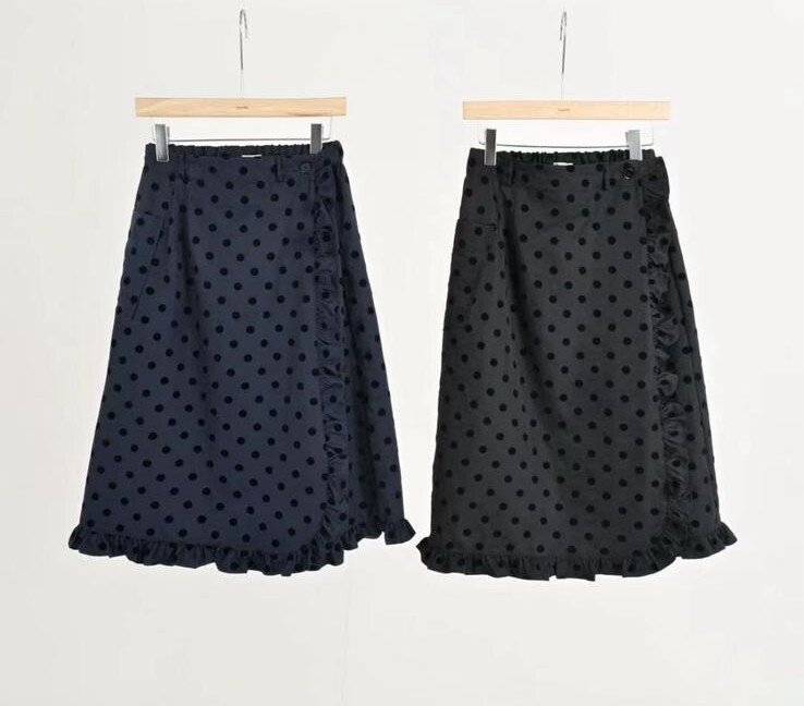 RU09 波點長裙  腰26-35 HIP46 長29 $599 (一口價)