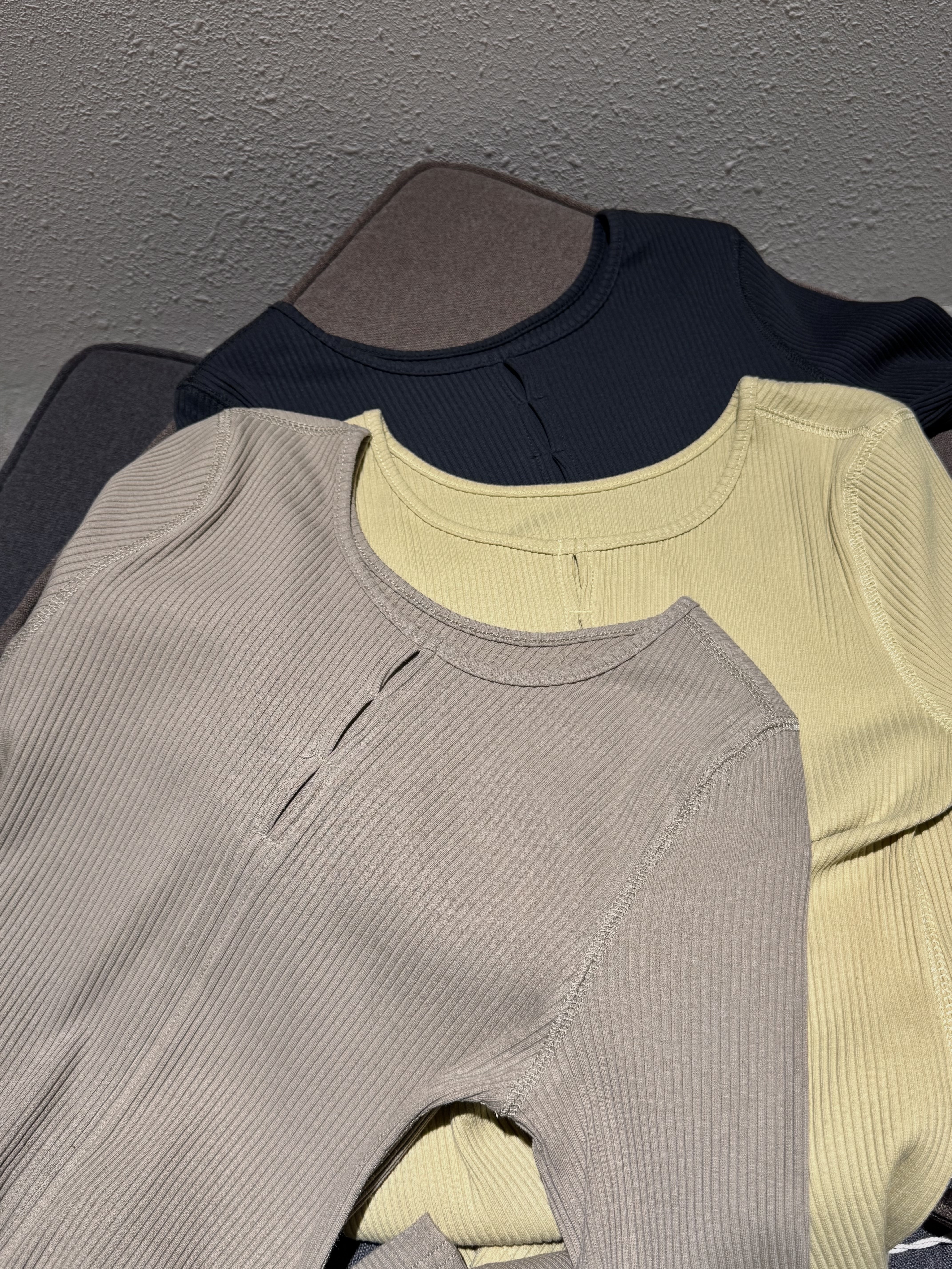 2way ~ 縷空坑紋上衣 - BL61904