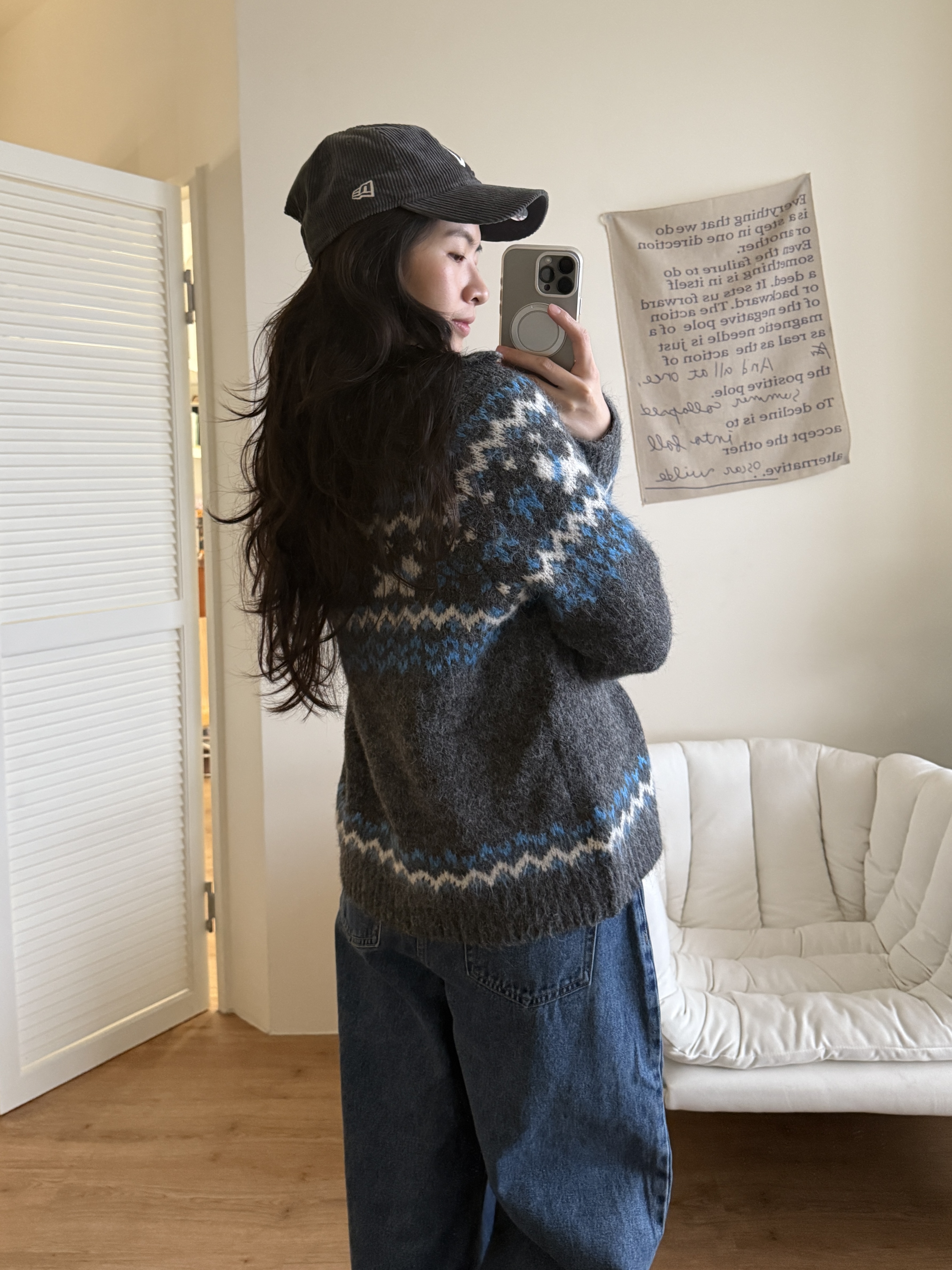 蝴蝶結與狗狗翻領毛衣