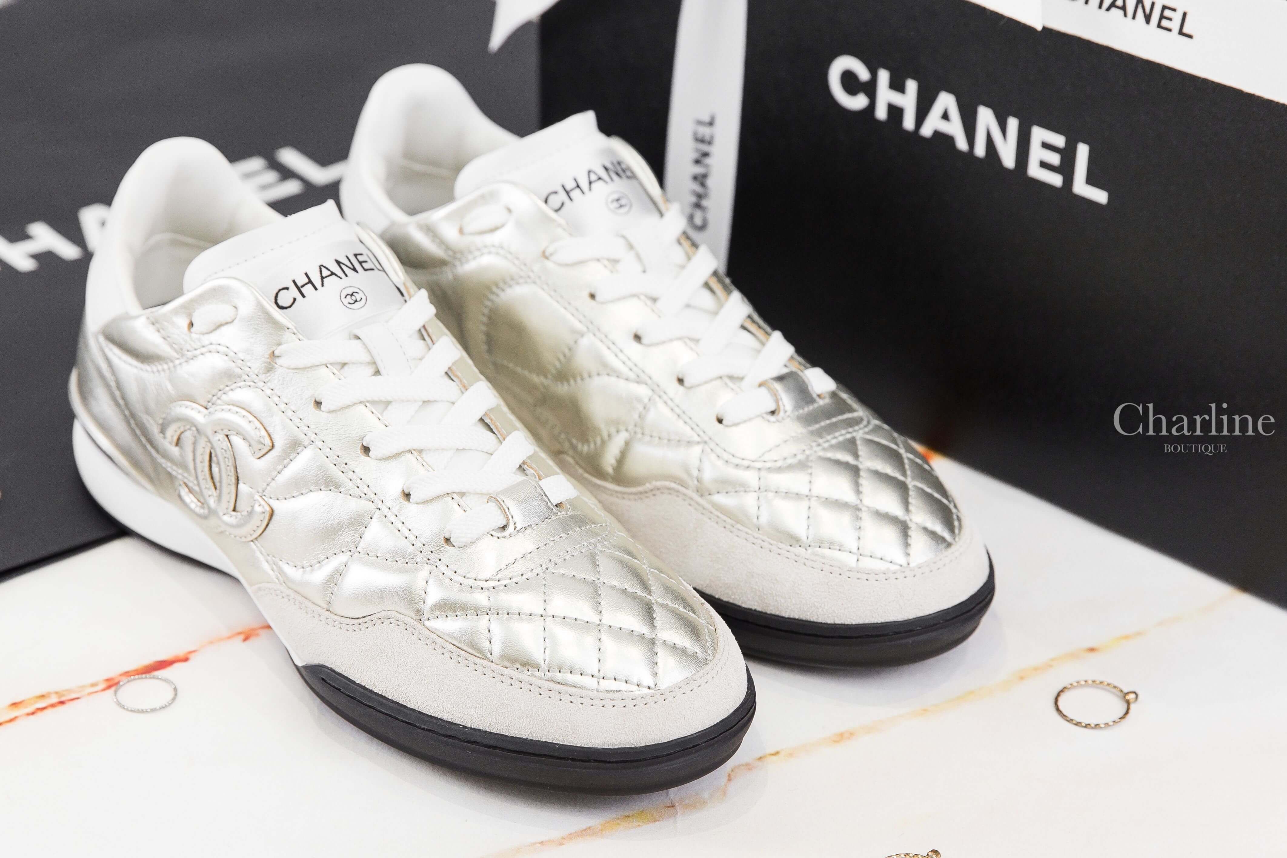 Chanel Trainers 香檳銀同色CC菱格紋拼灰色麂皮/白色小牛皮黑底運動鞋