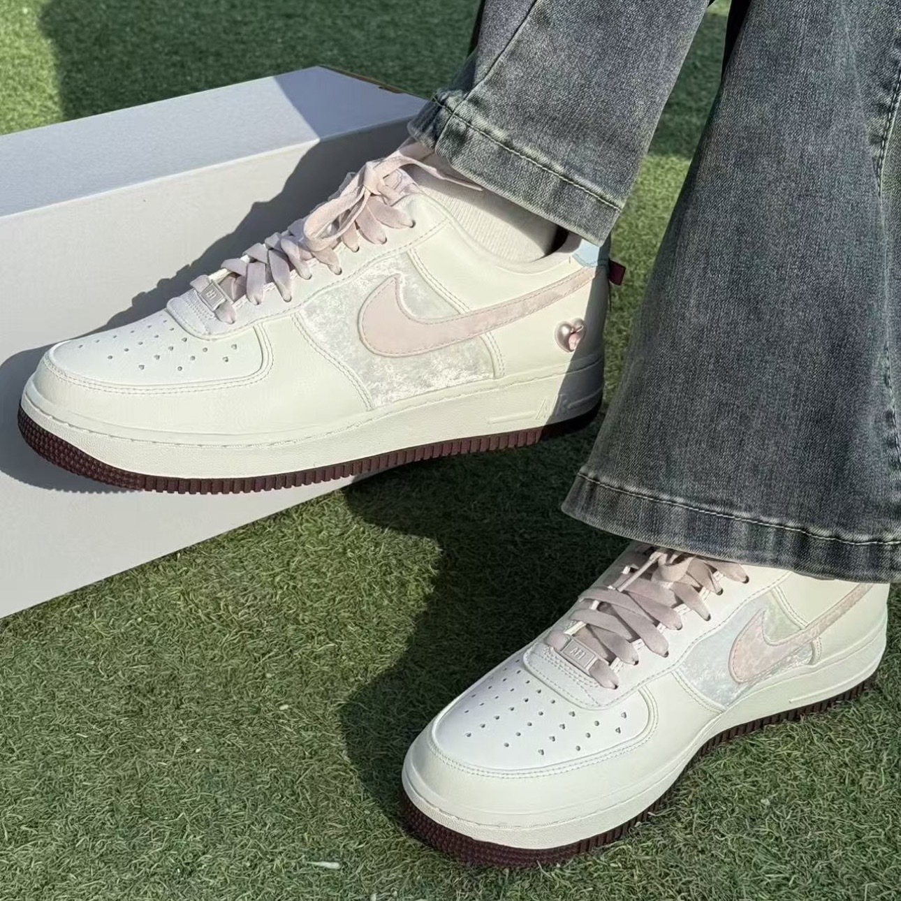 NIKE AIR FORCE 1 LOW "VALENTINE'S DAY" 蝴蝶結 愛心鎖 情人節限定 休閒鞋 女鞋 IQ4937-161